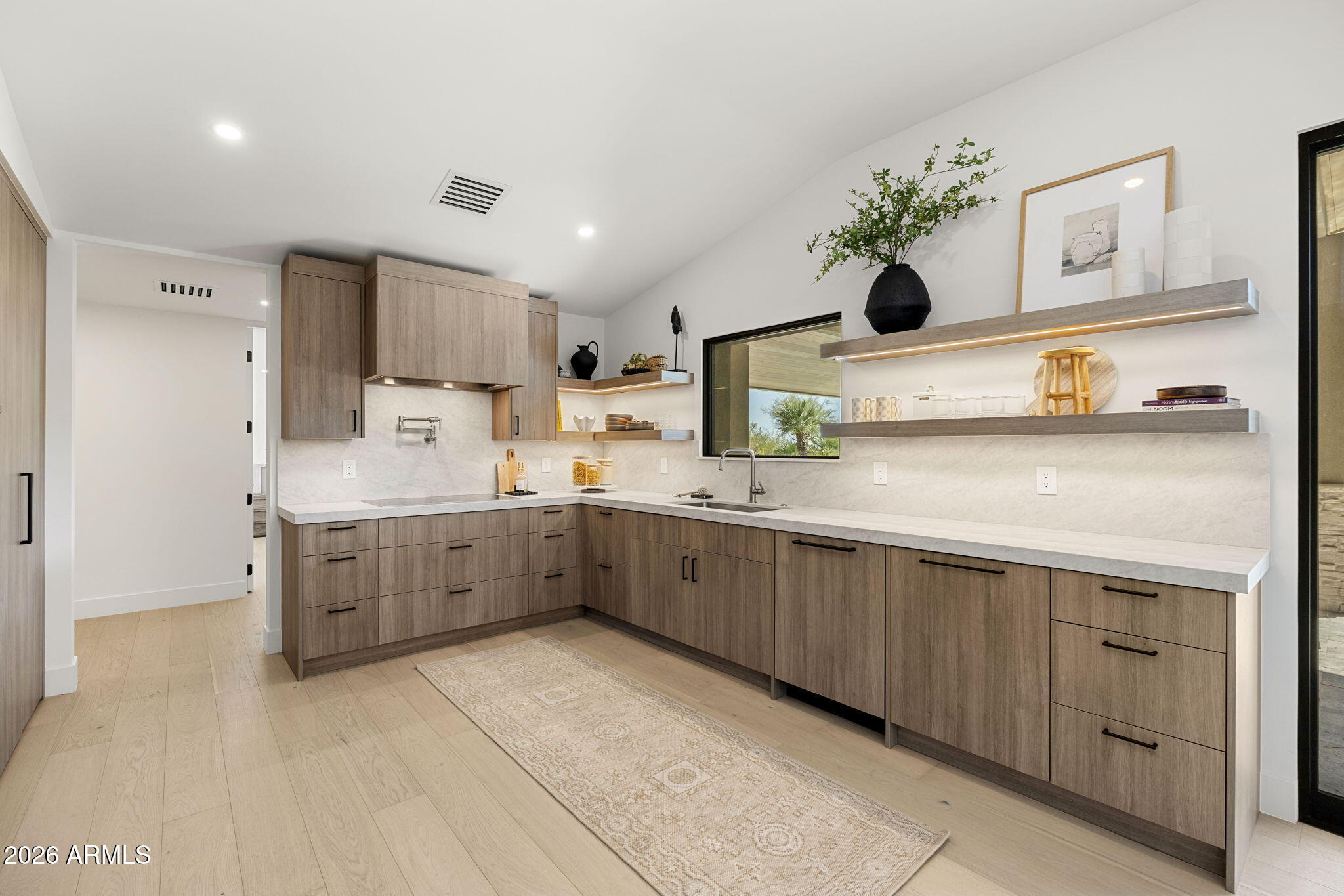3500 E LINCOLN Drive 26