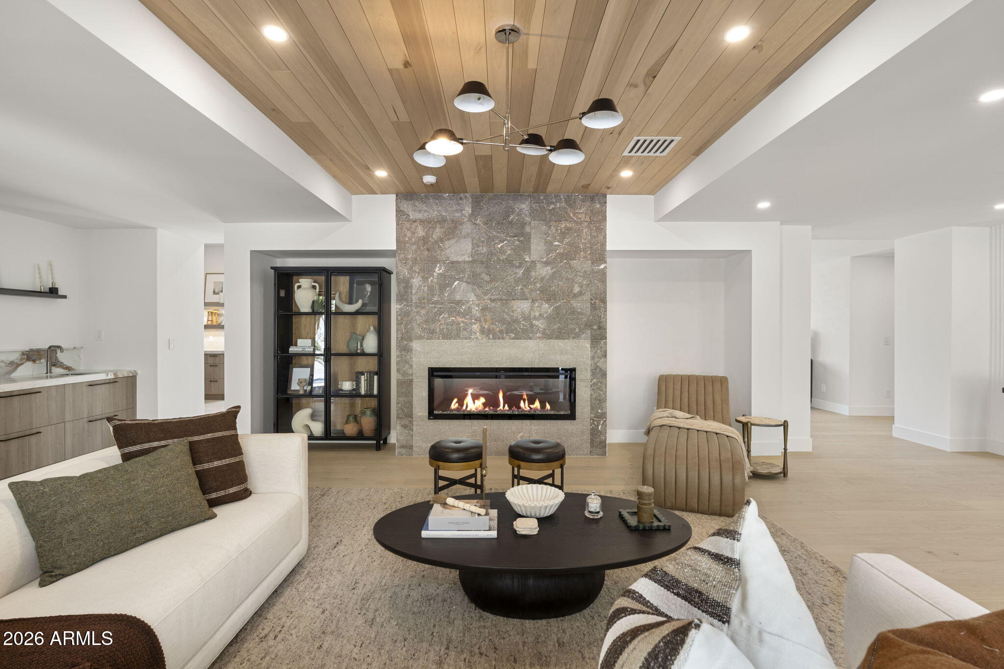 3500 E LINCOLN Drive 26