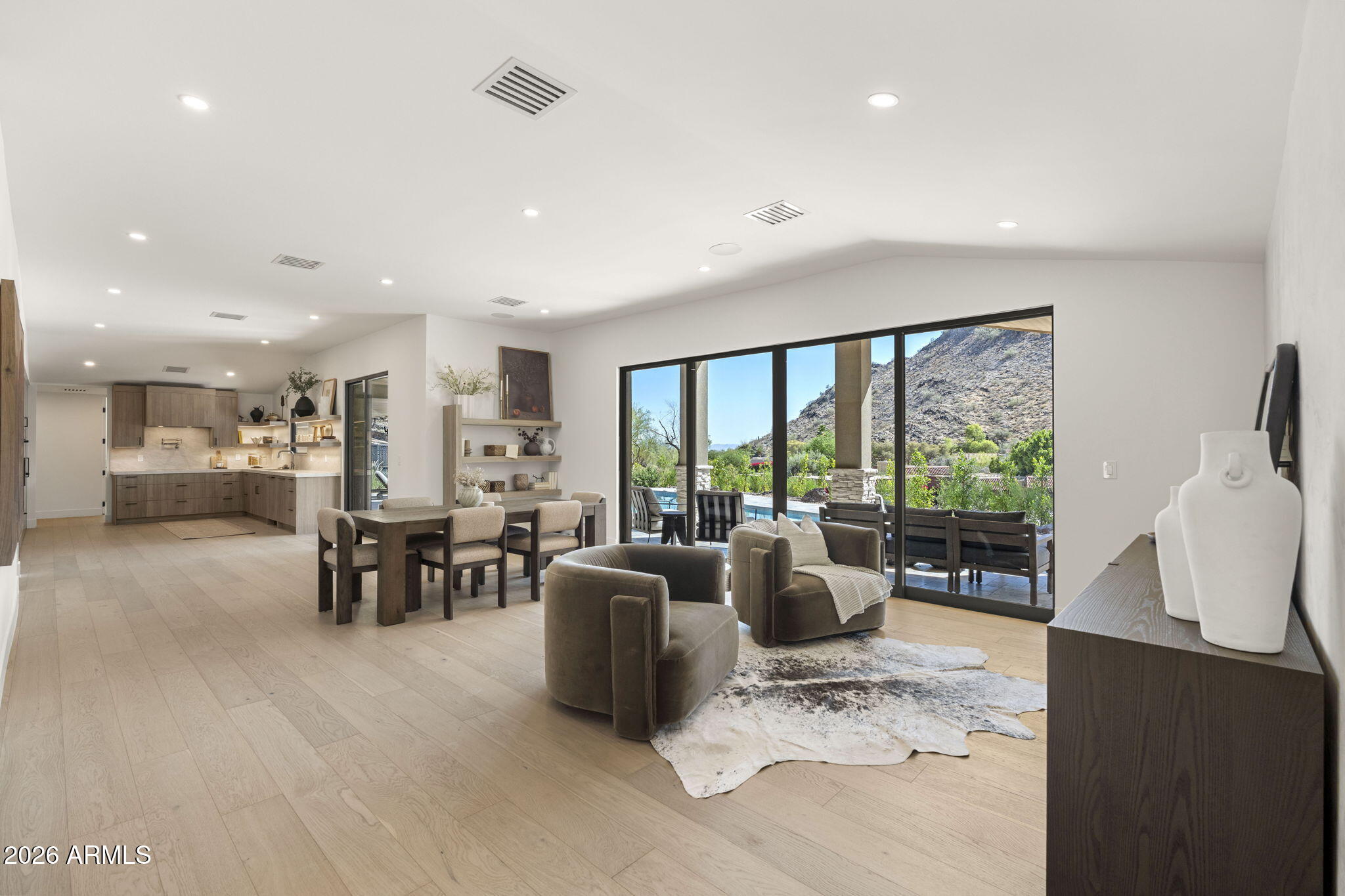 3500 E LINCOLN Drive 26