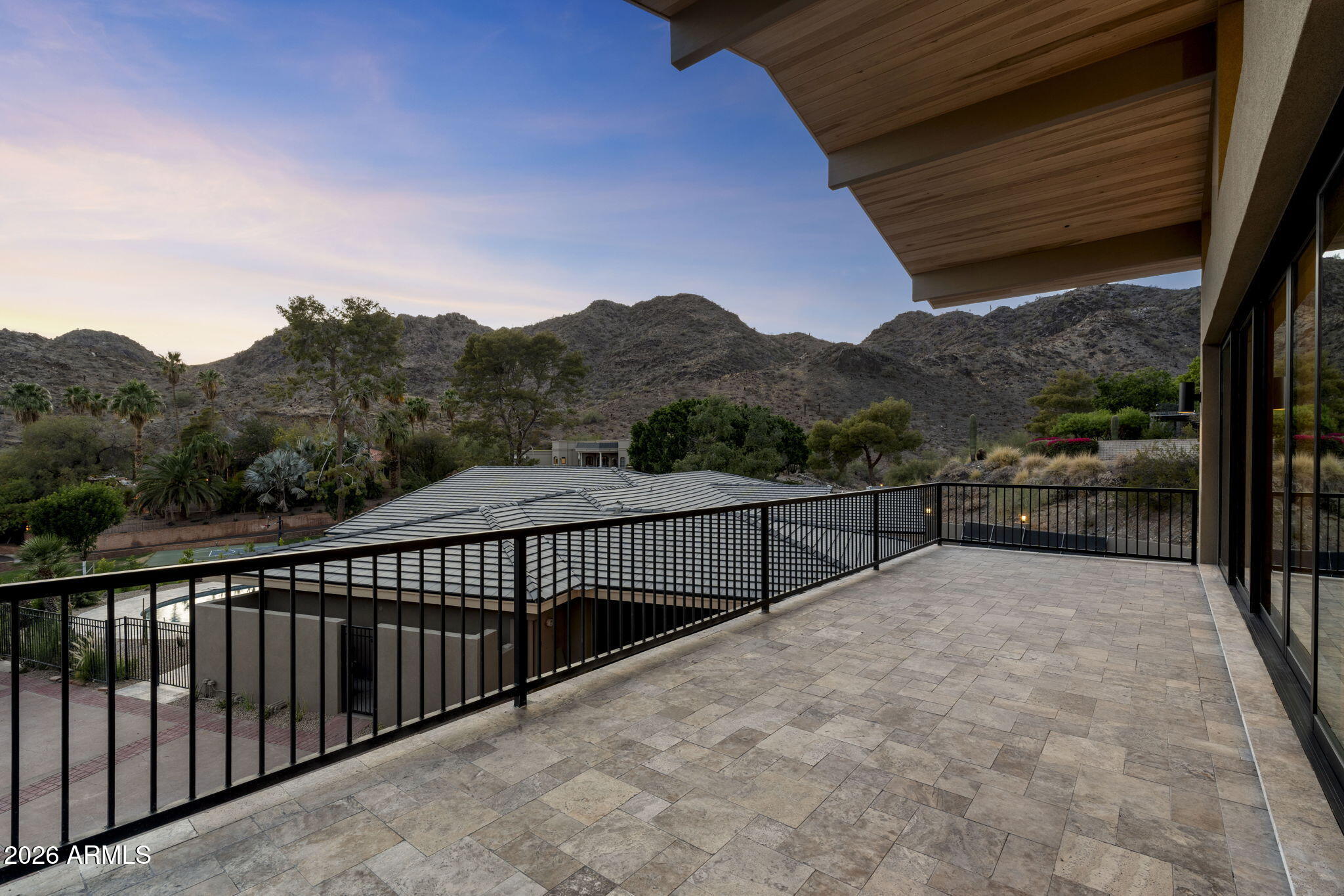 3500 E LINCOLN Drive 26