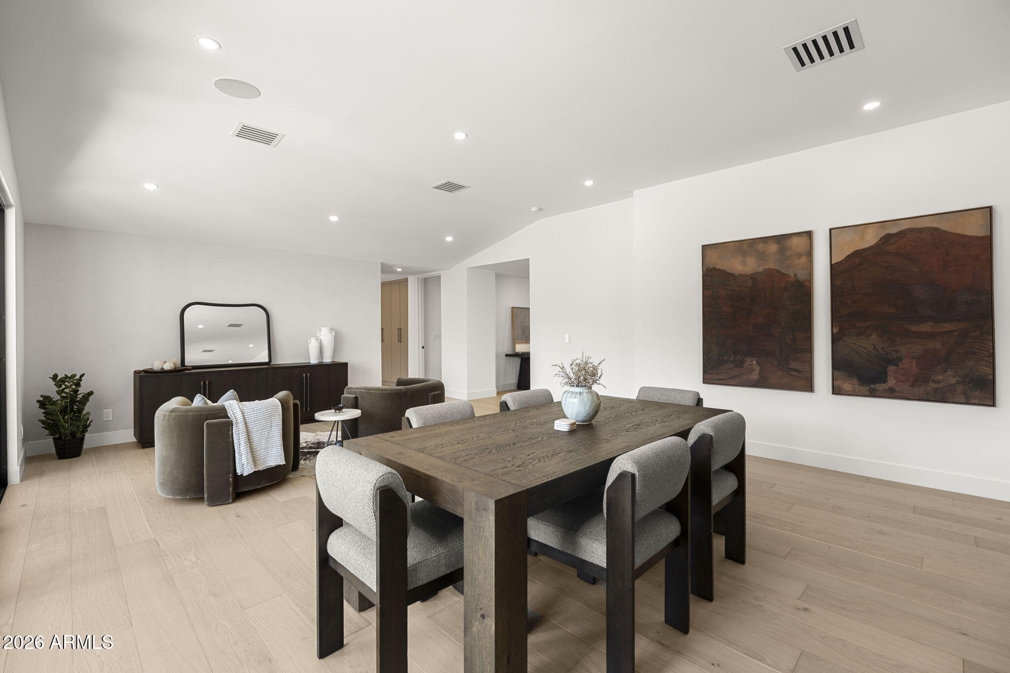 3500 E LINCOLN Drive 26