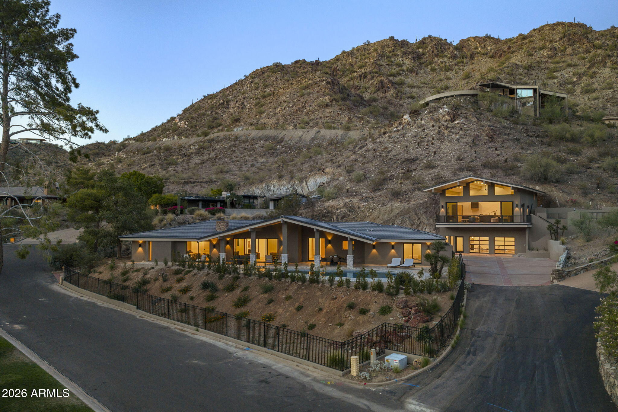 3500 E LINCOLN Drive 26