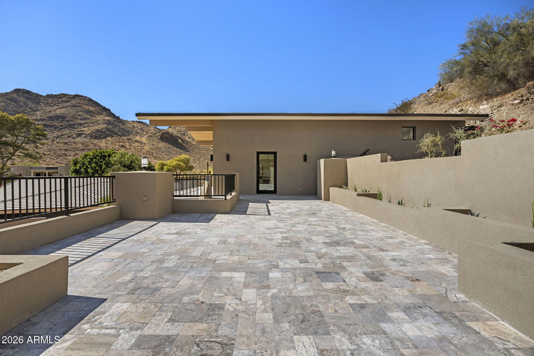 3500 E LINCOLN Drive 26