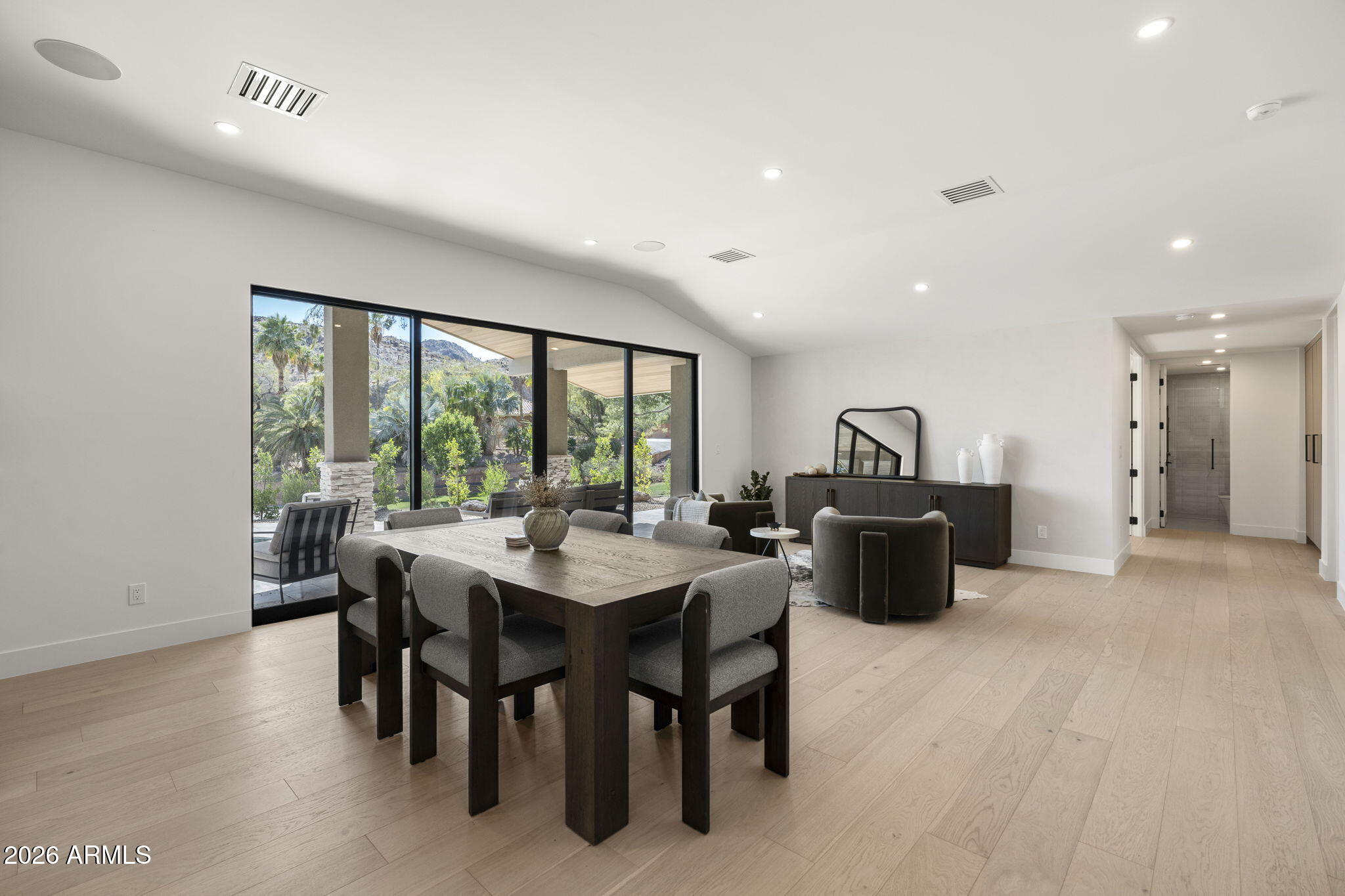 3500 E LINCOLN Drive 26