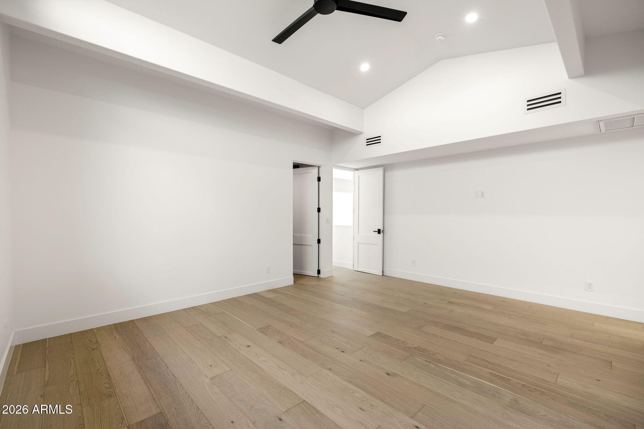 3500 E LINCOLN Drive 26