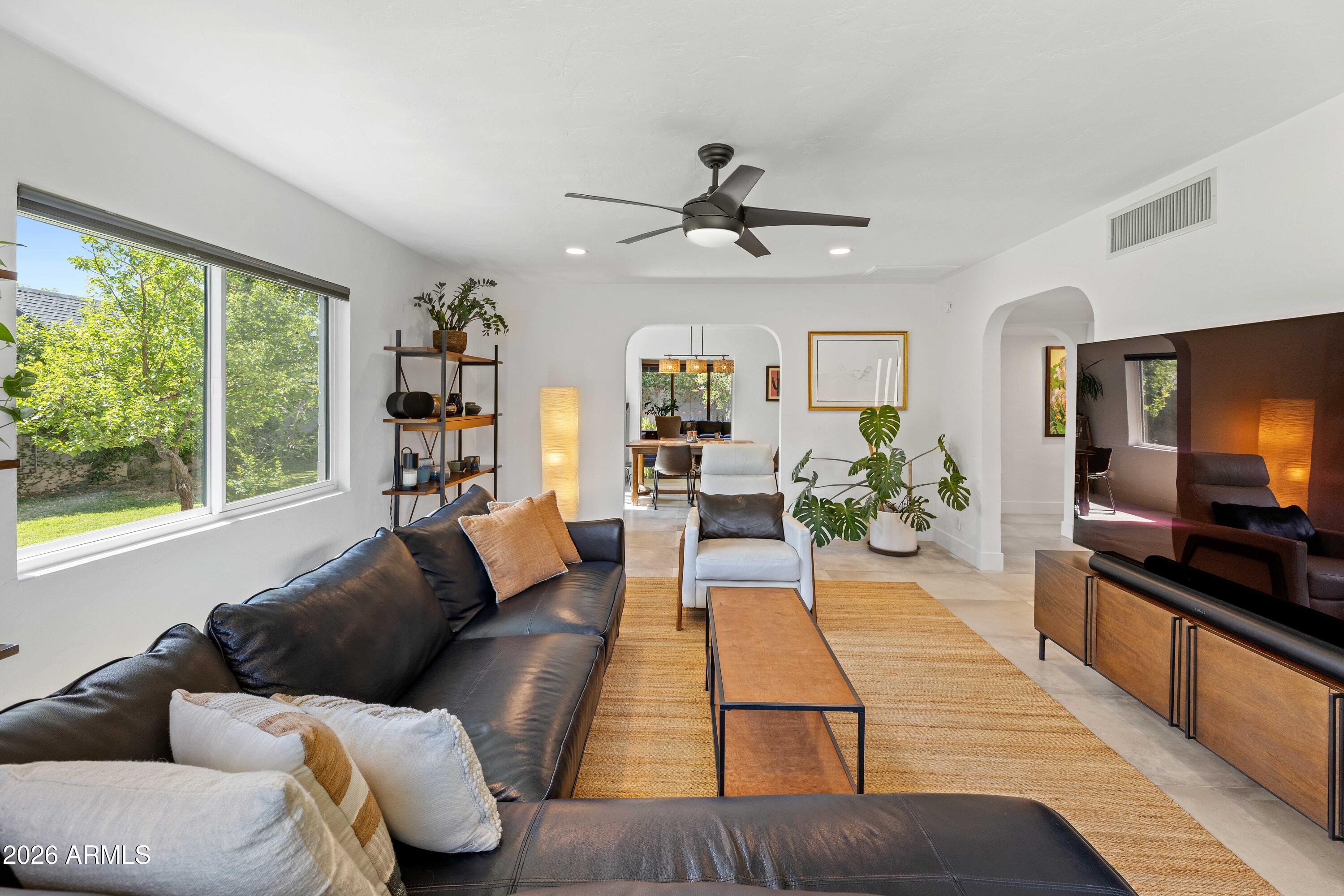 525 W PALO VERDE Drive
