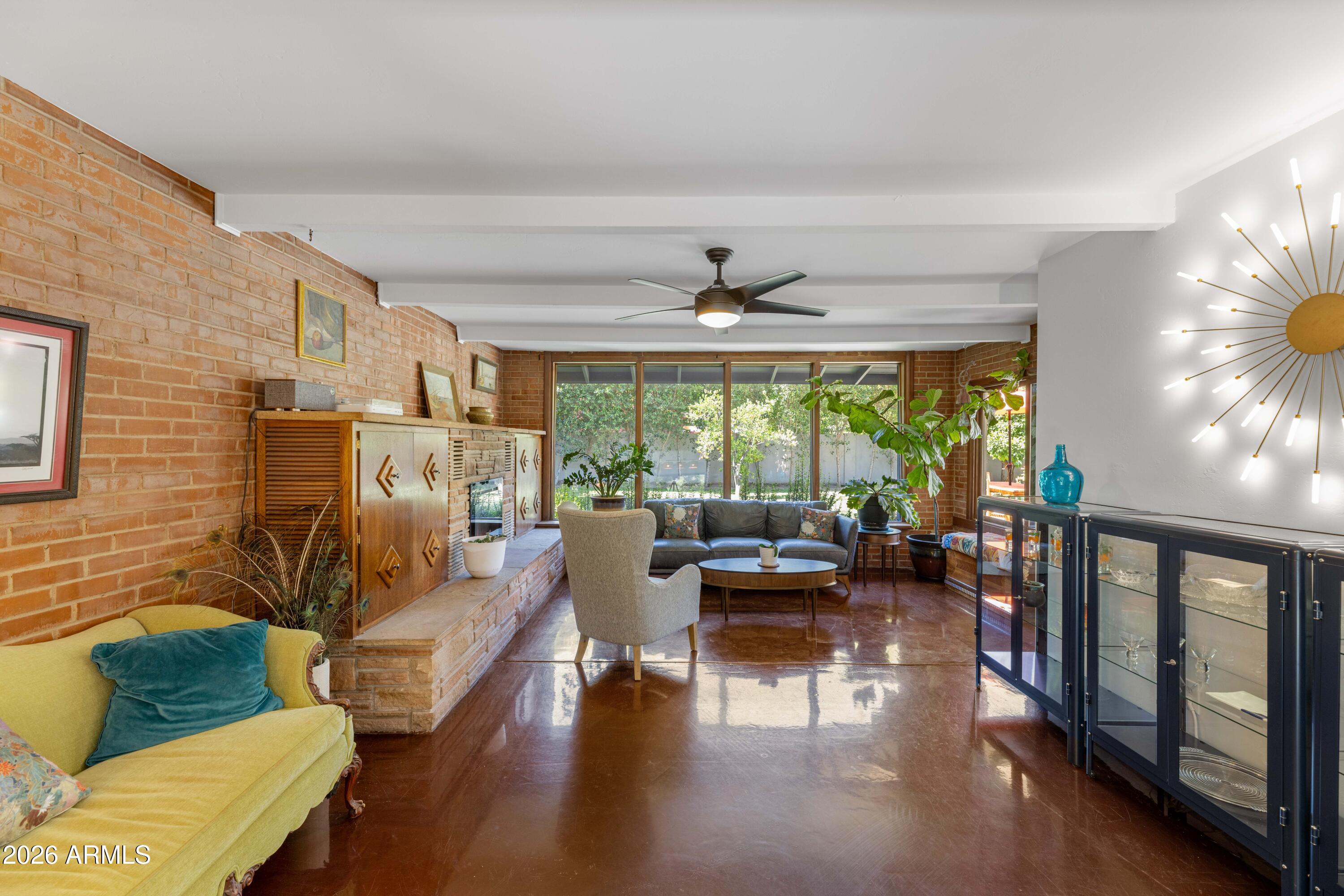 525 W PALO VERDE Drive