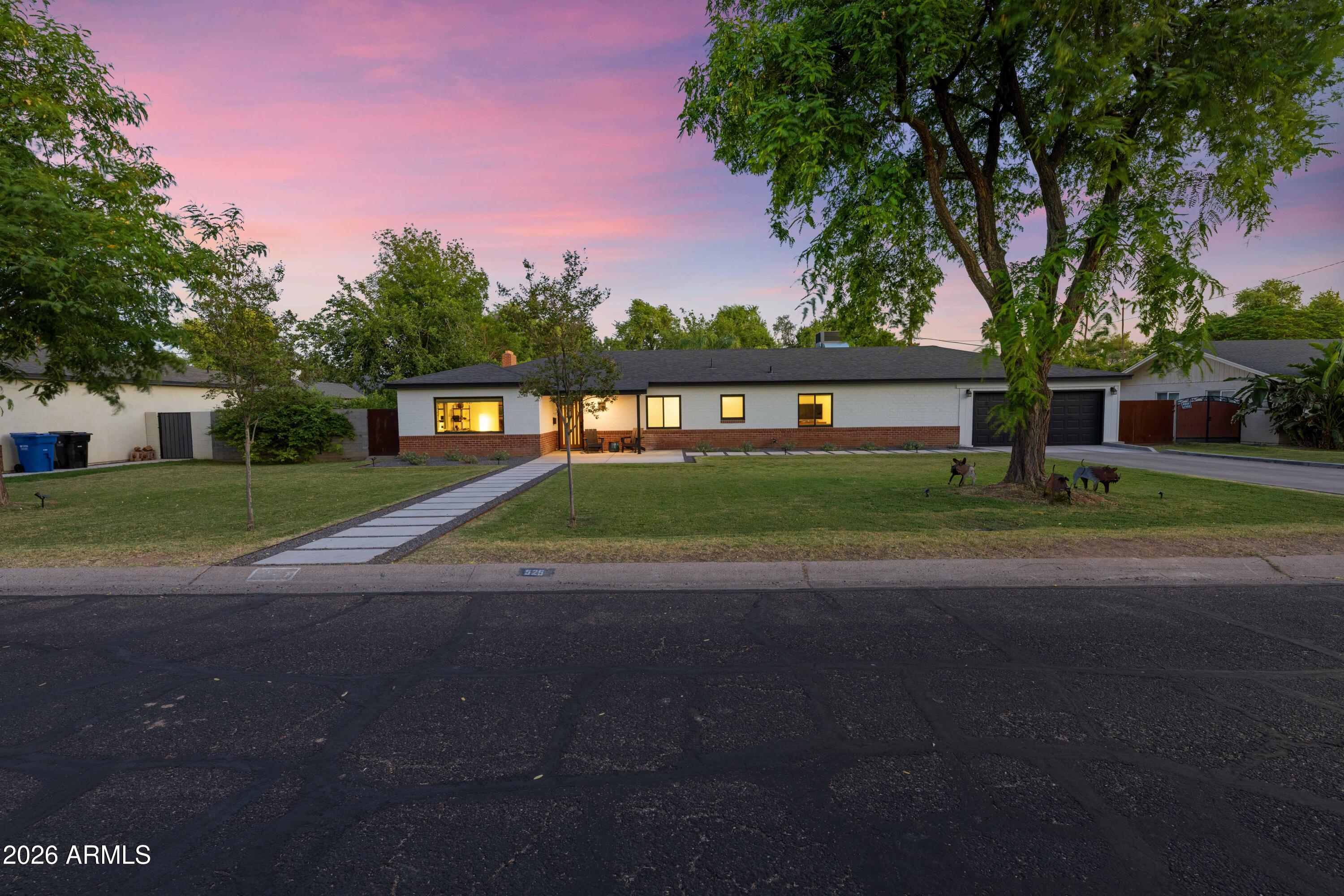 525 W PALO VERDE Drive