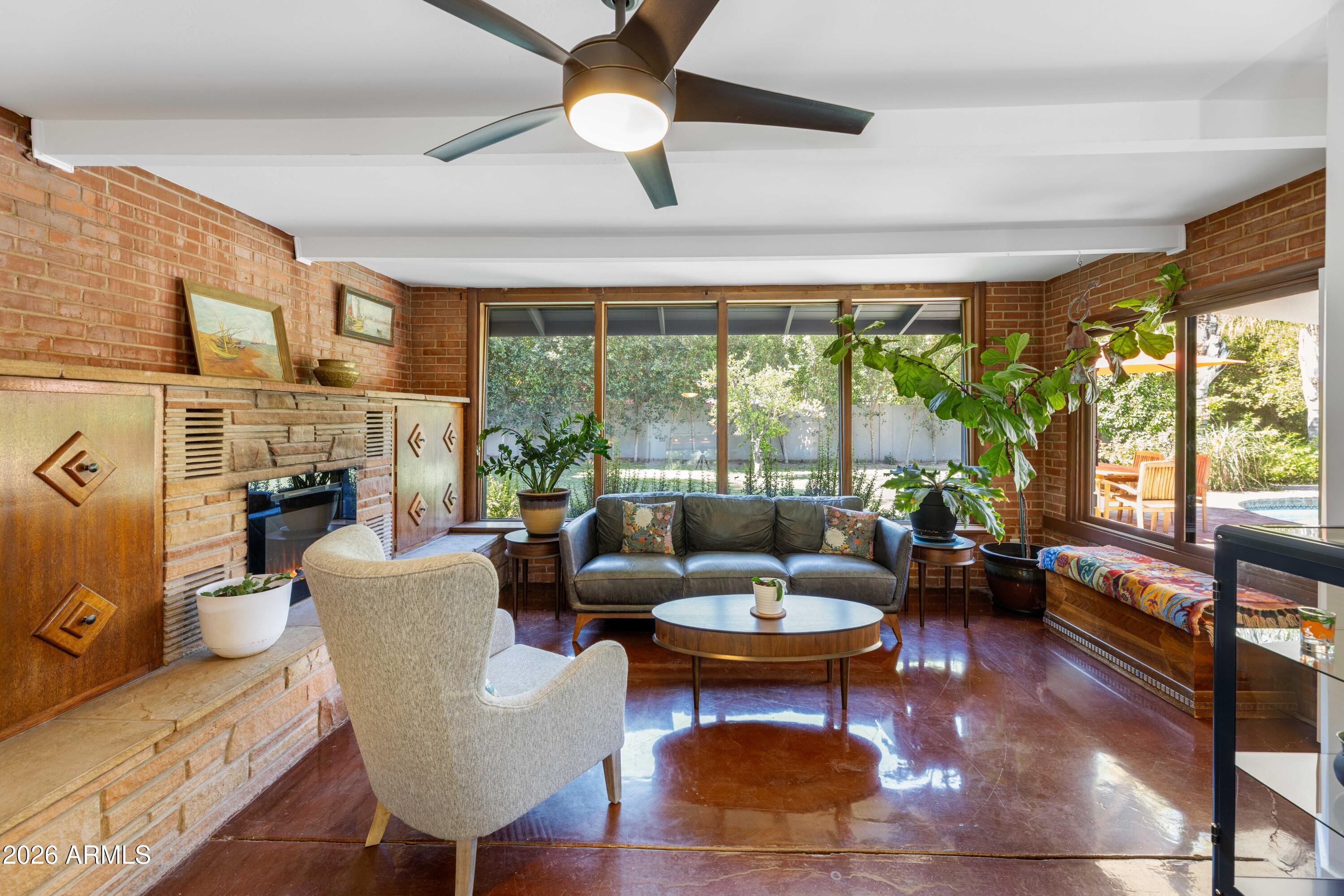 525 W PALO VERDE Drive