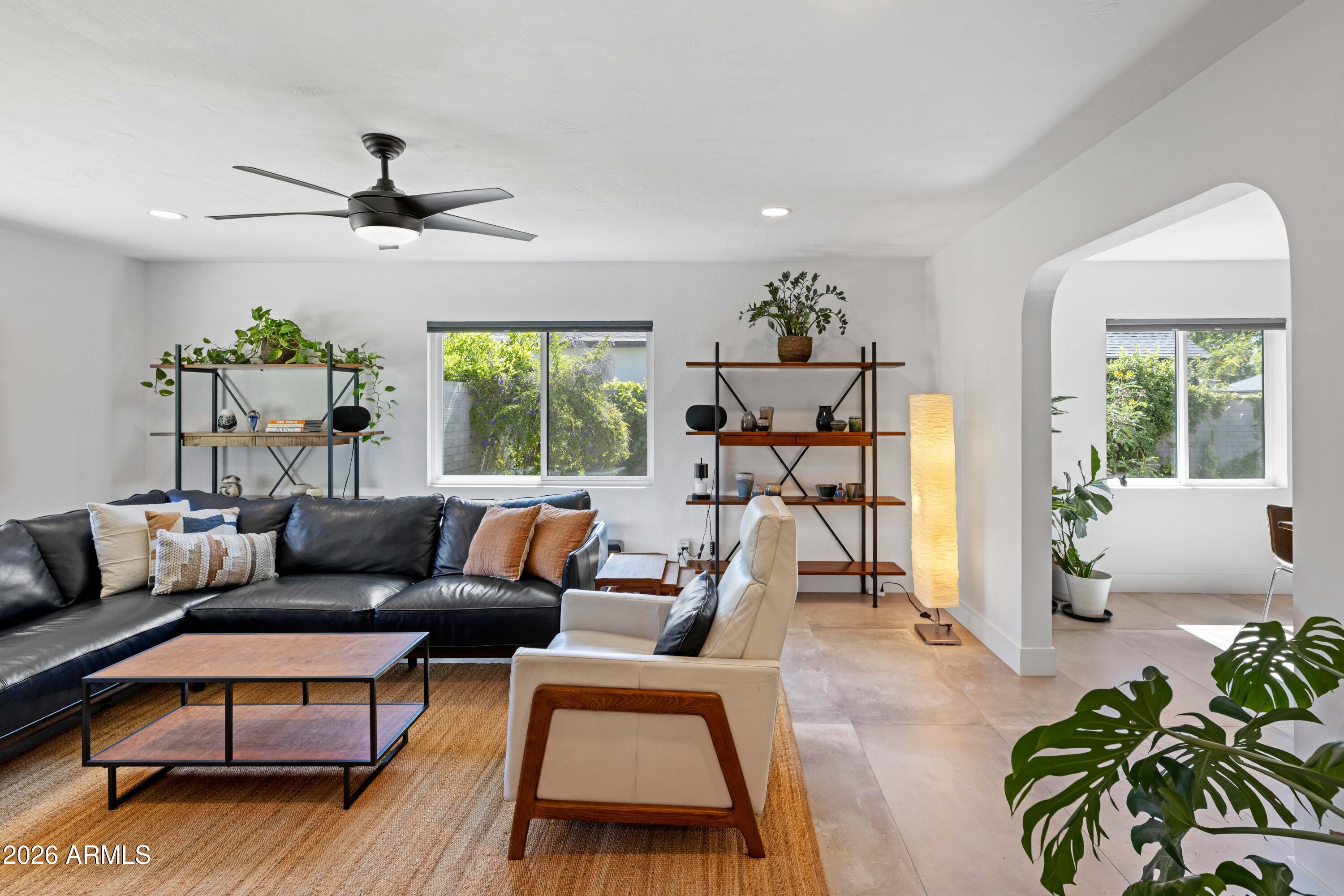 525 W PALO VERDE Drive