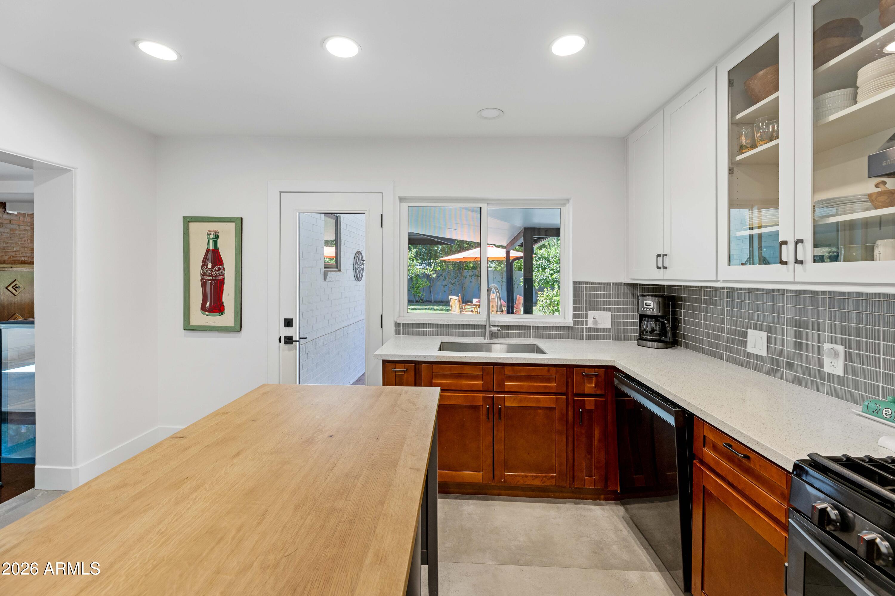 525 W PALO VERDE Drive