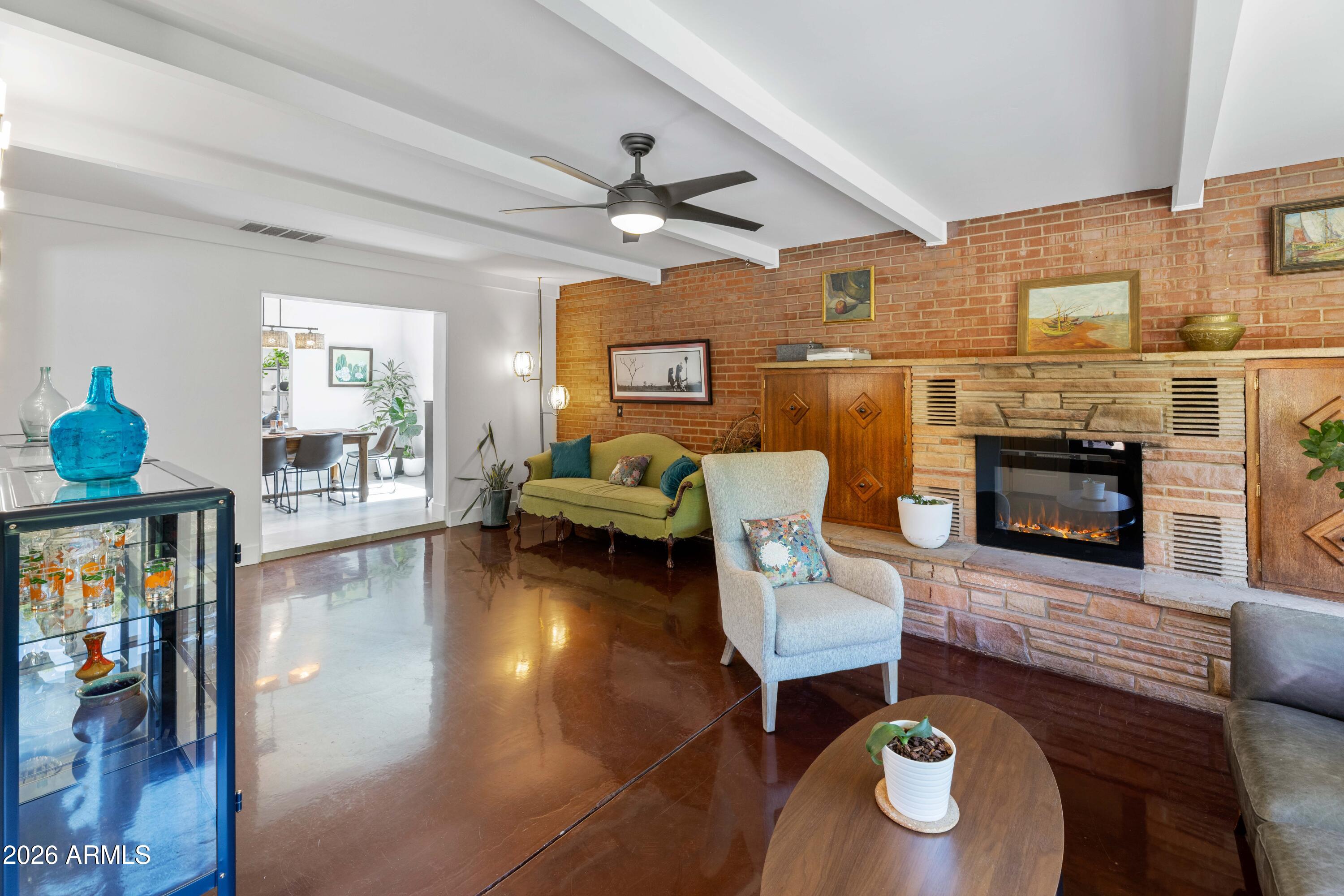 525 W PALO VERDE Drive