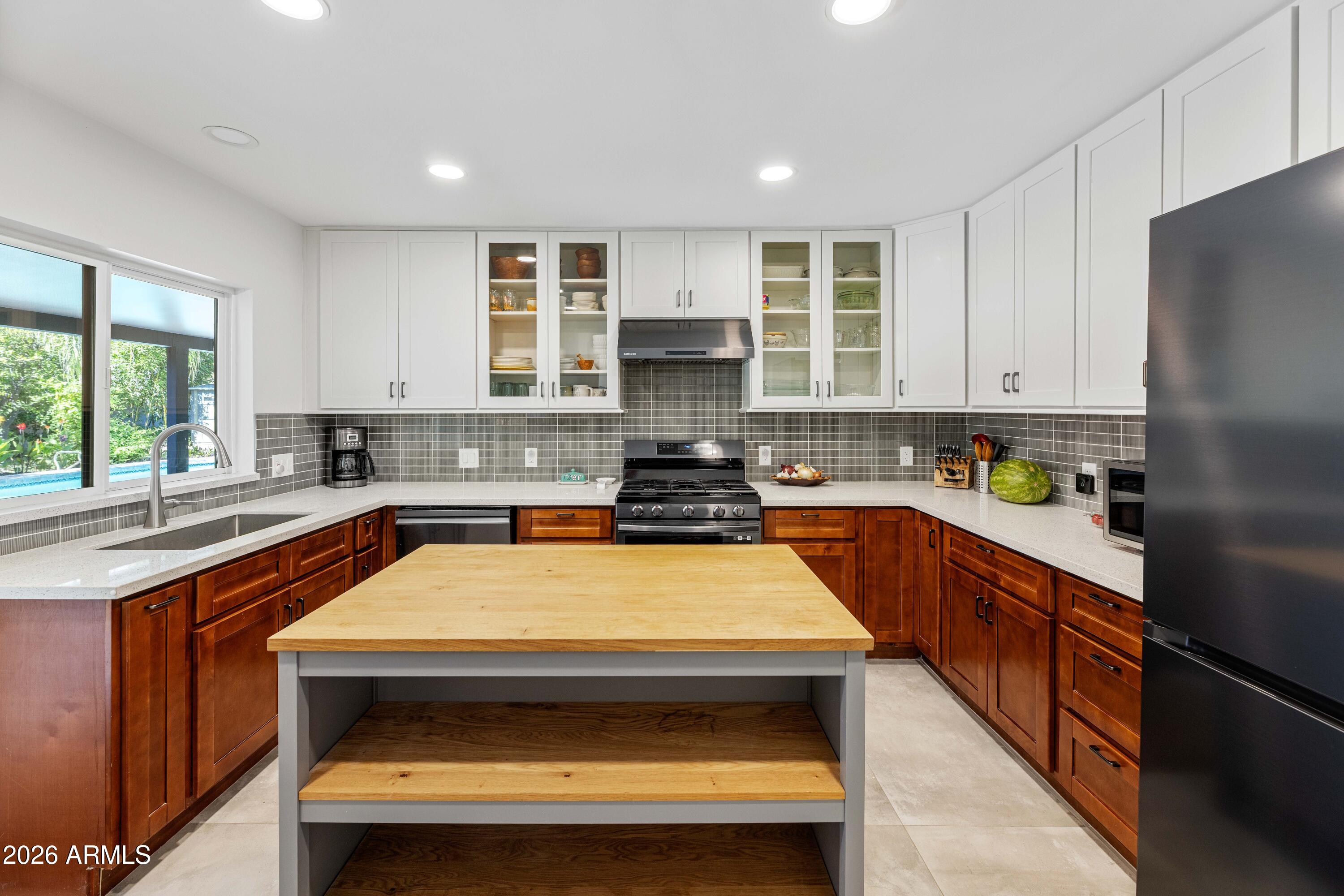 525 W PALO VERDE Drive