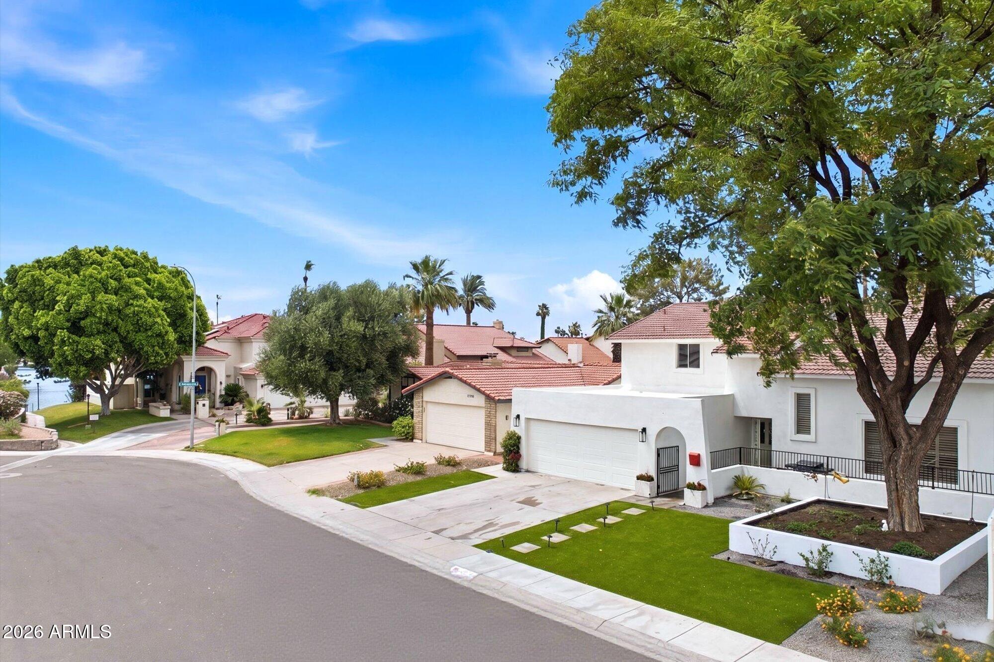 1506 E EDGEWATER Drive