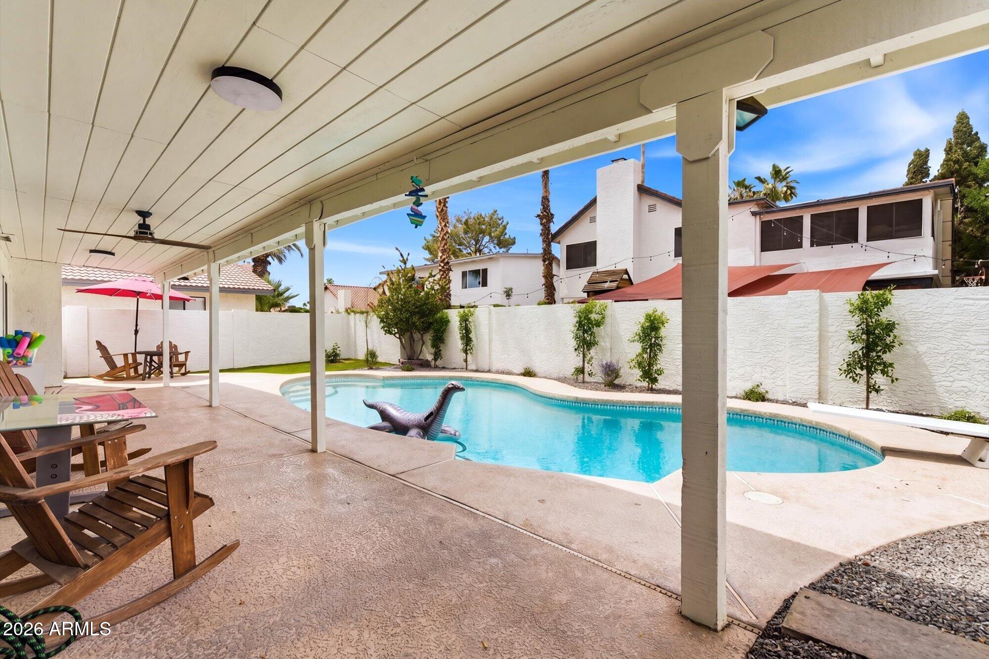 1506 E EDGEWATER Drive