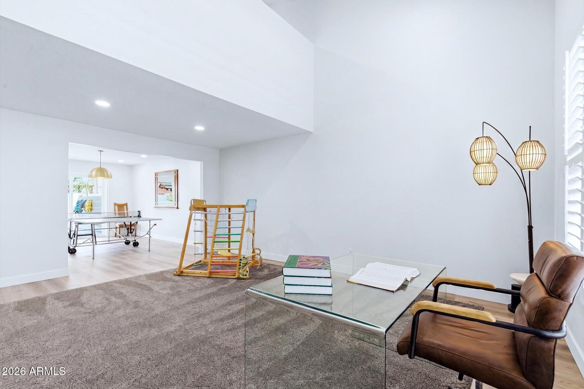 1506 E EDGEWATER Drive