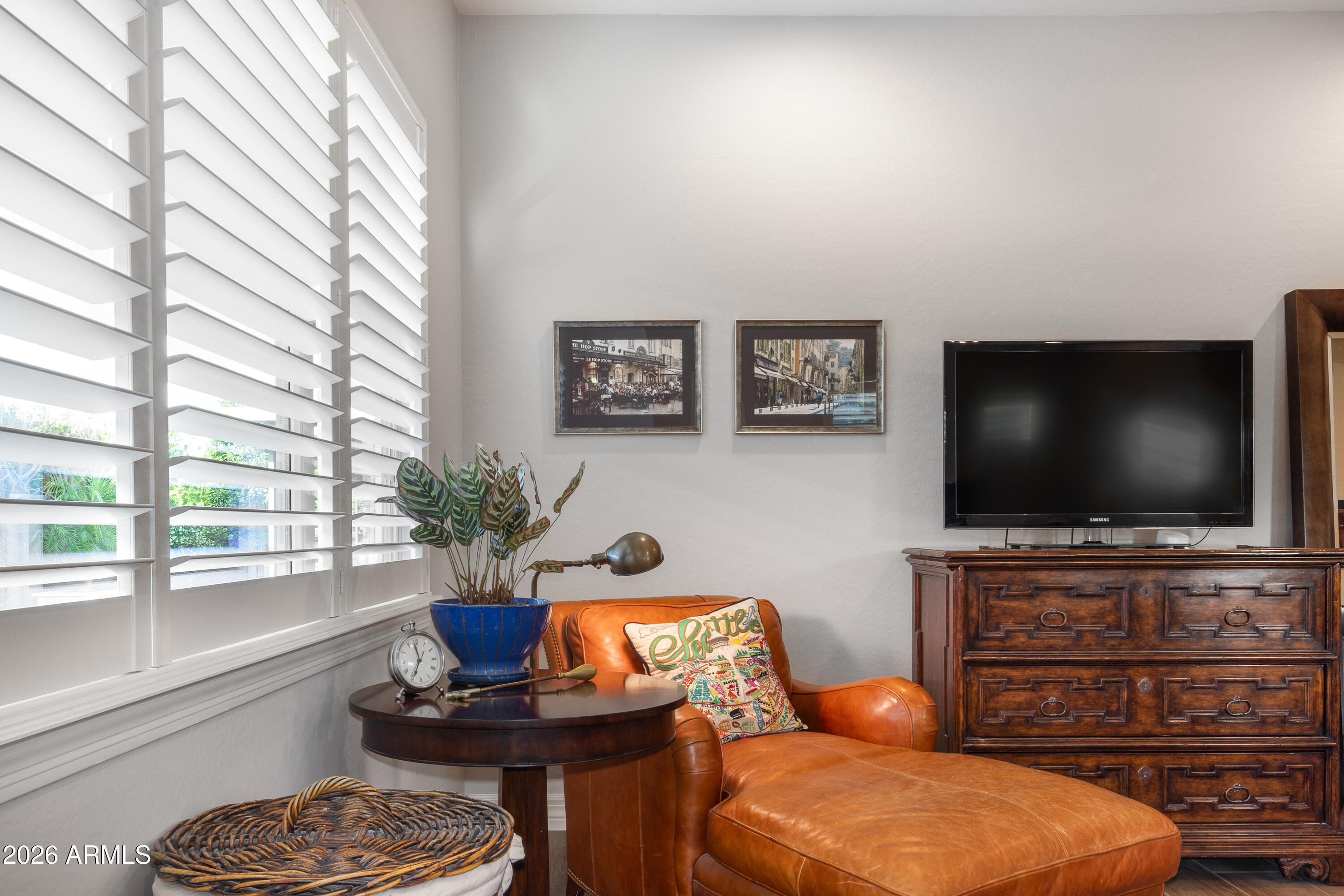 3672 E ARABIAN Drive
