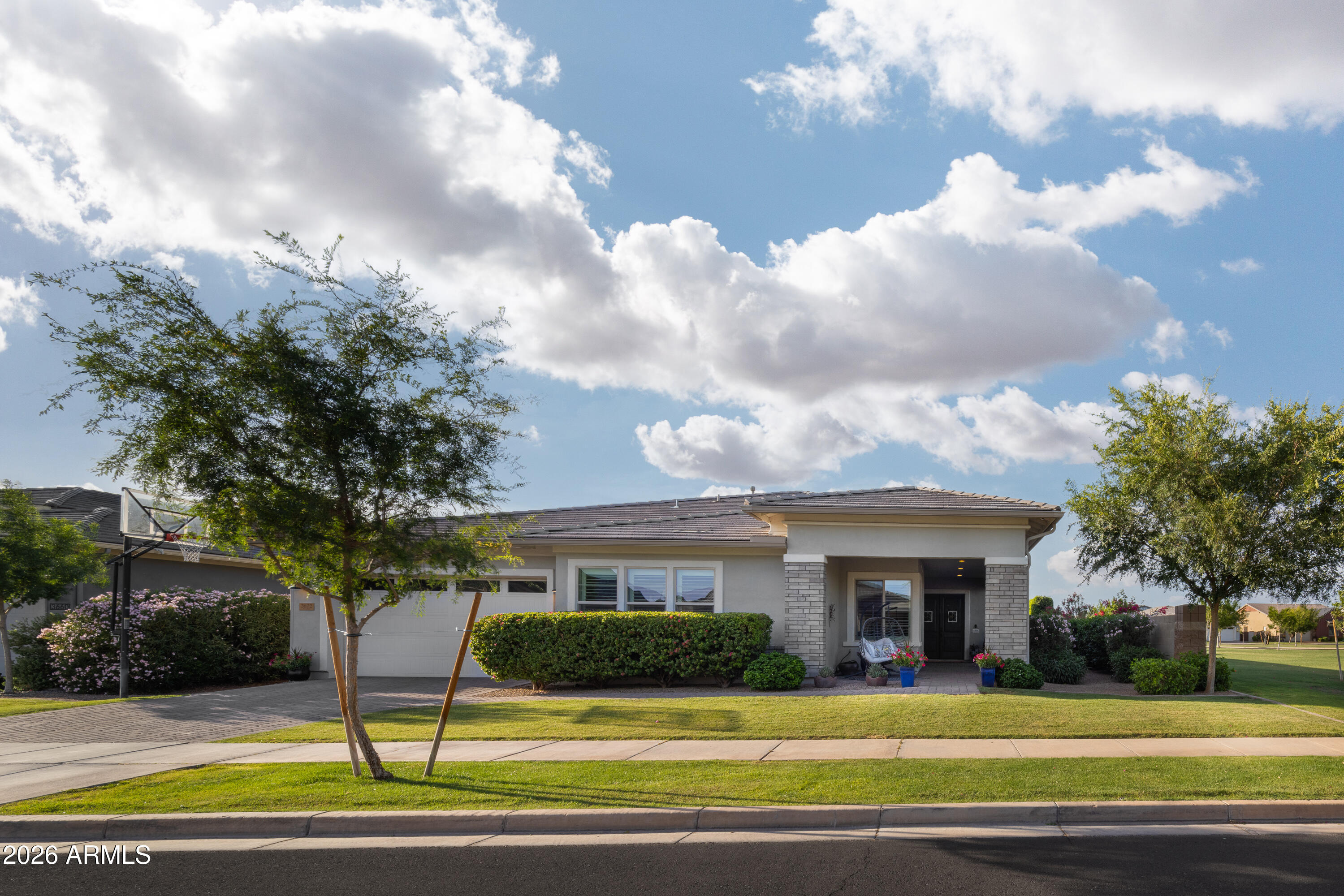 3672 E ARABIAN Drive