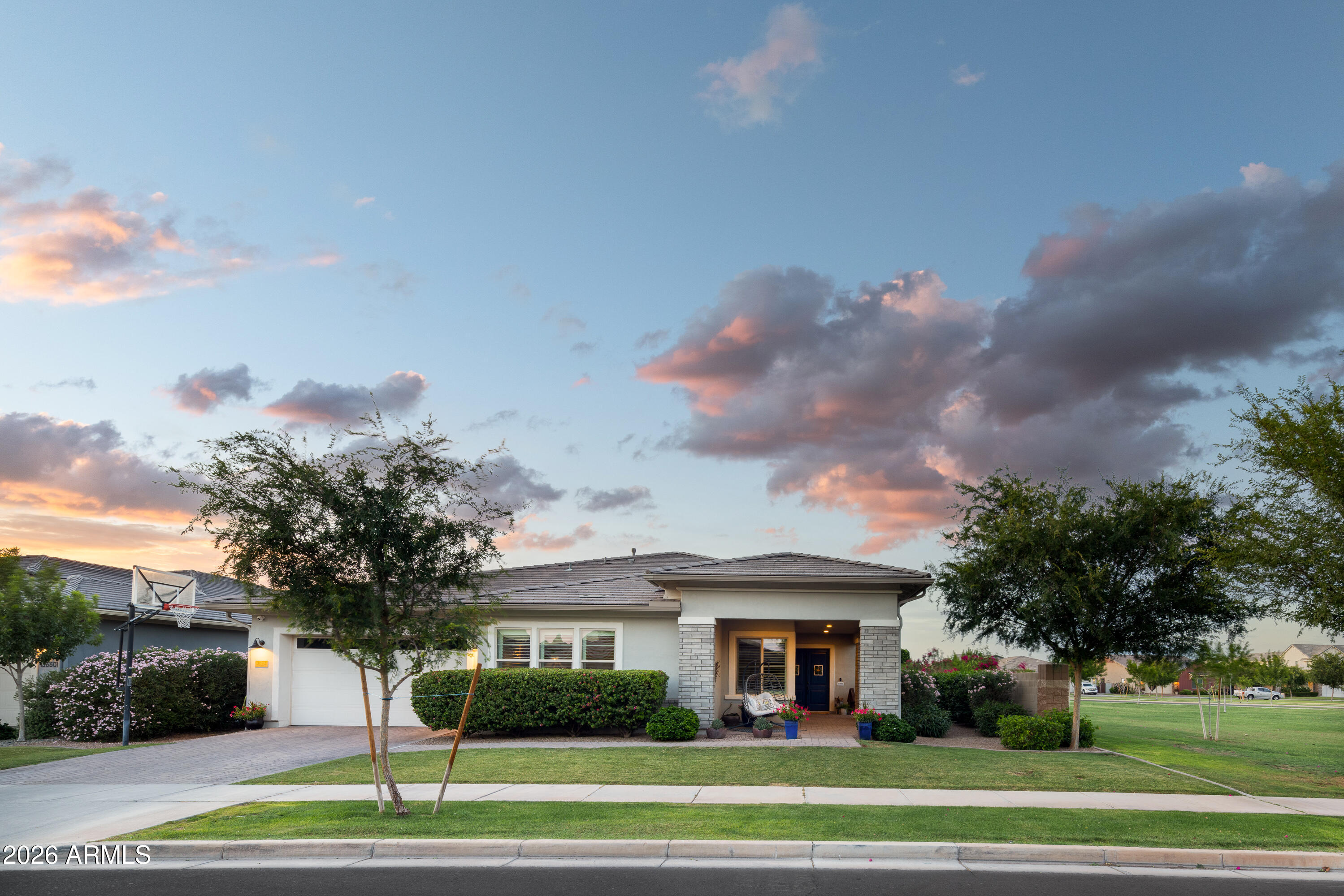 3672 E ARABIAN Drive