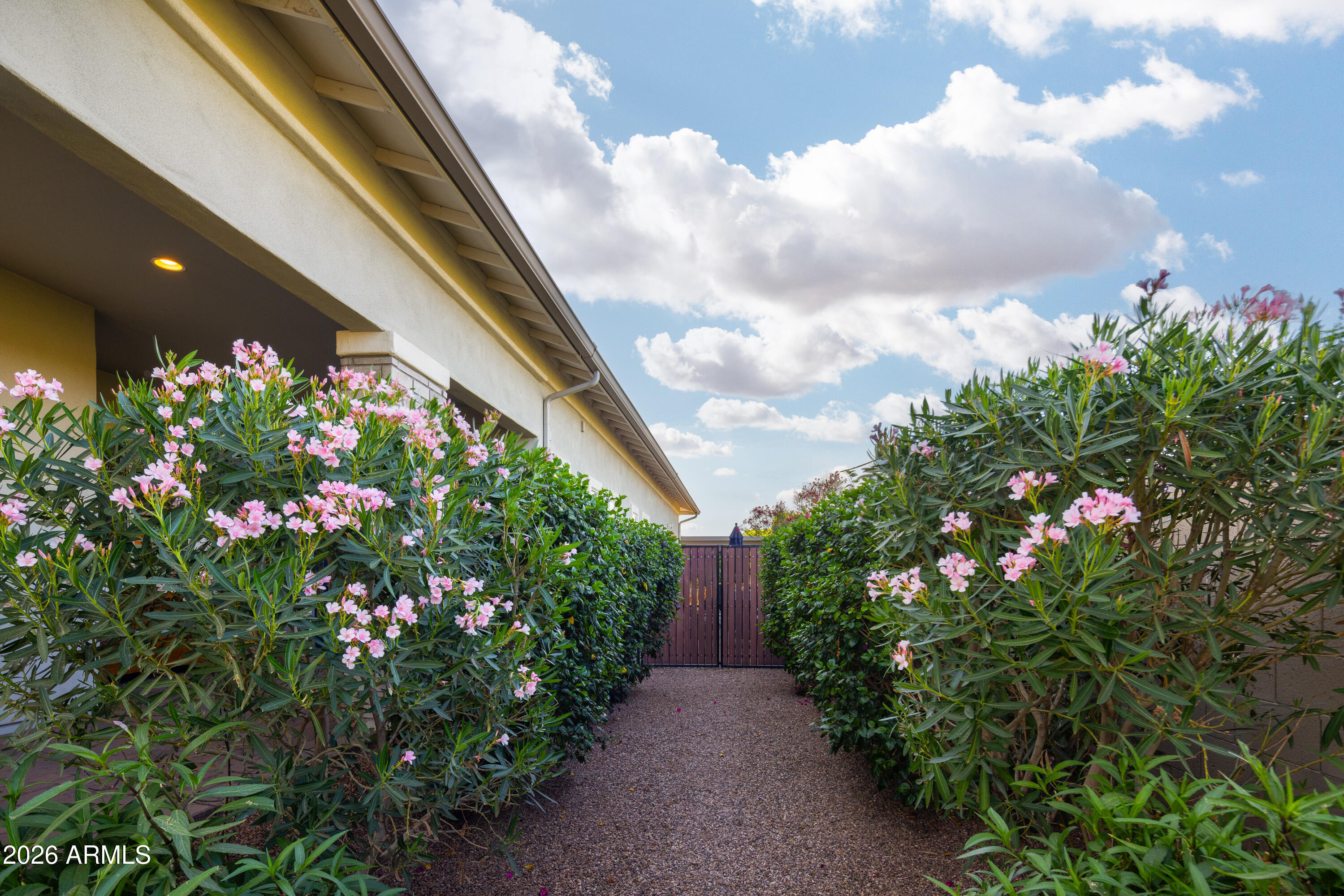 3672 E ARABIAN Drive