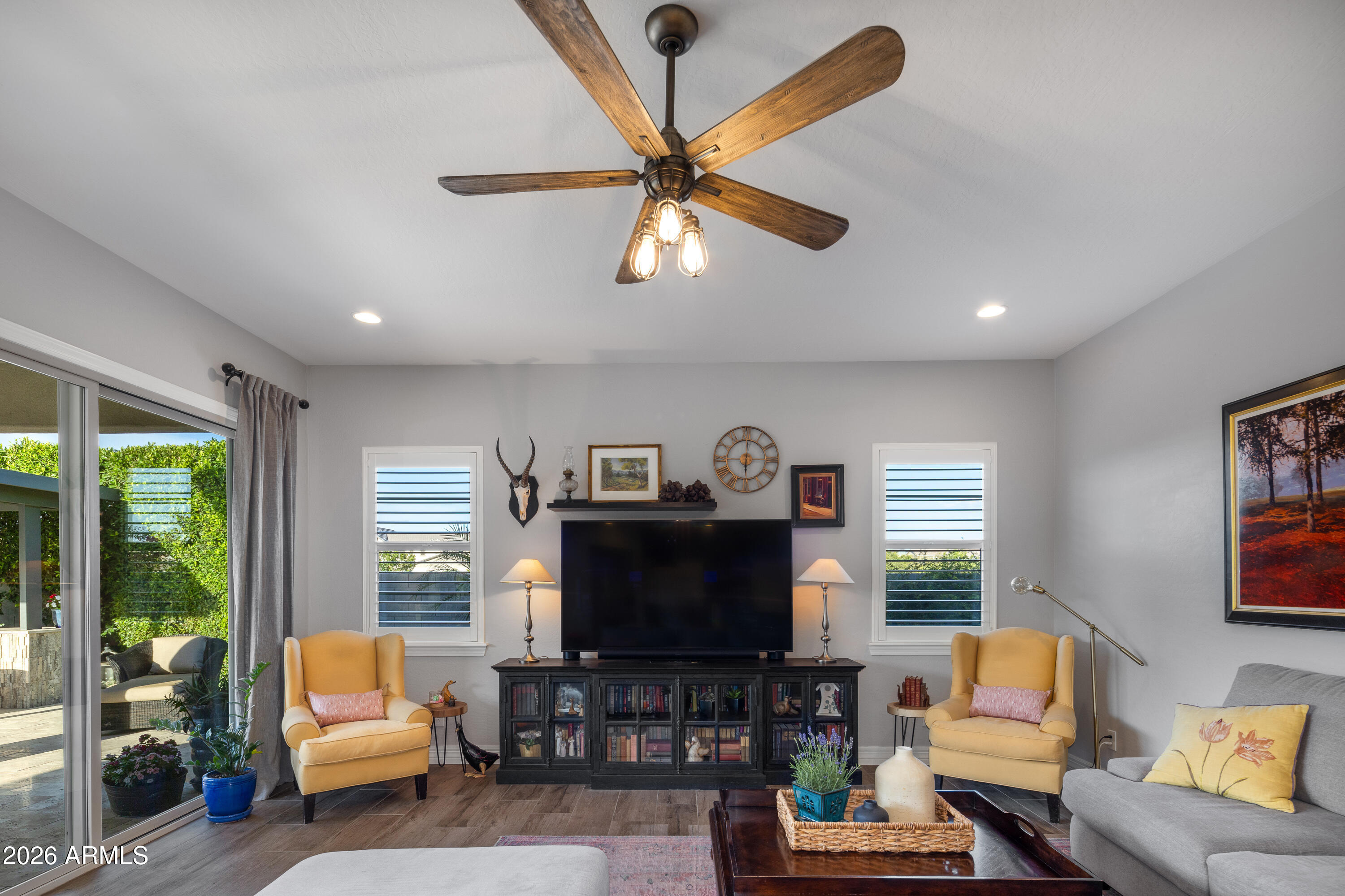3672 E ARABIAN Drive