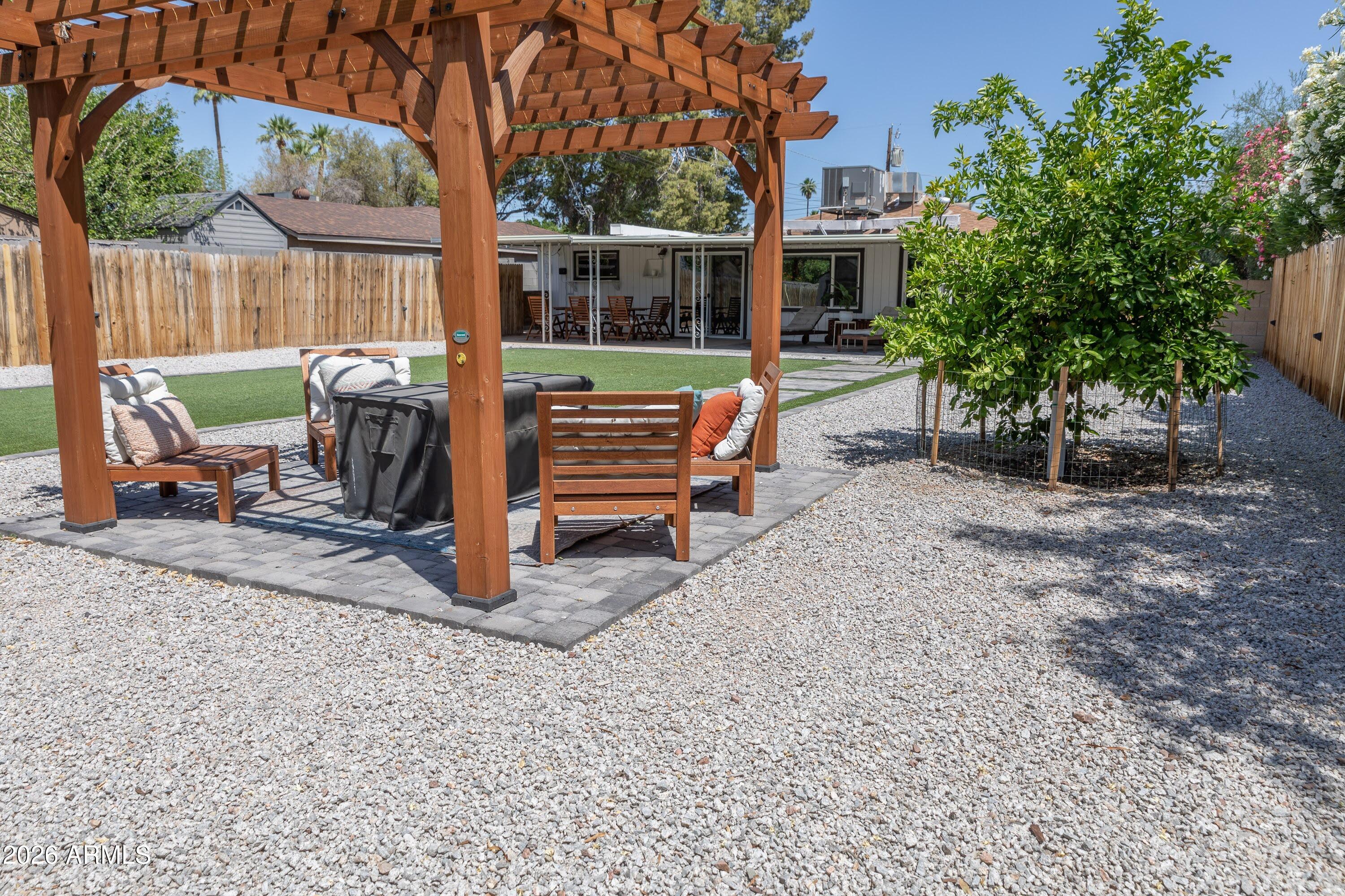 755 W COOLIDGE Street