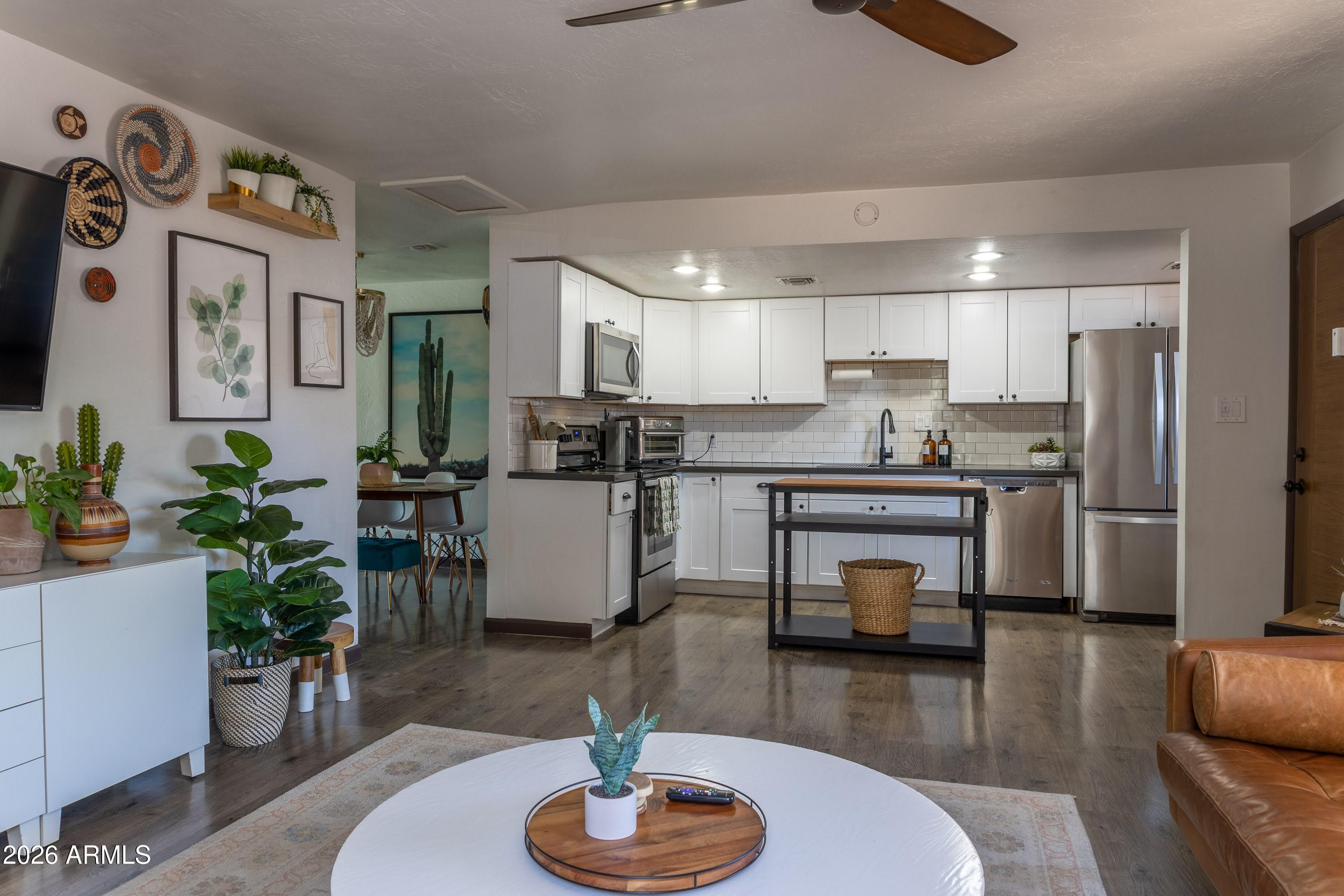 755 W COOLIDGE Street