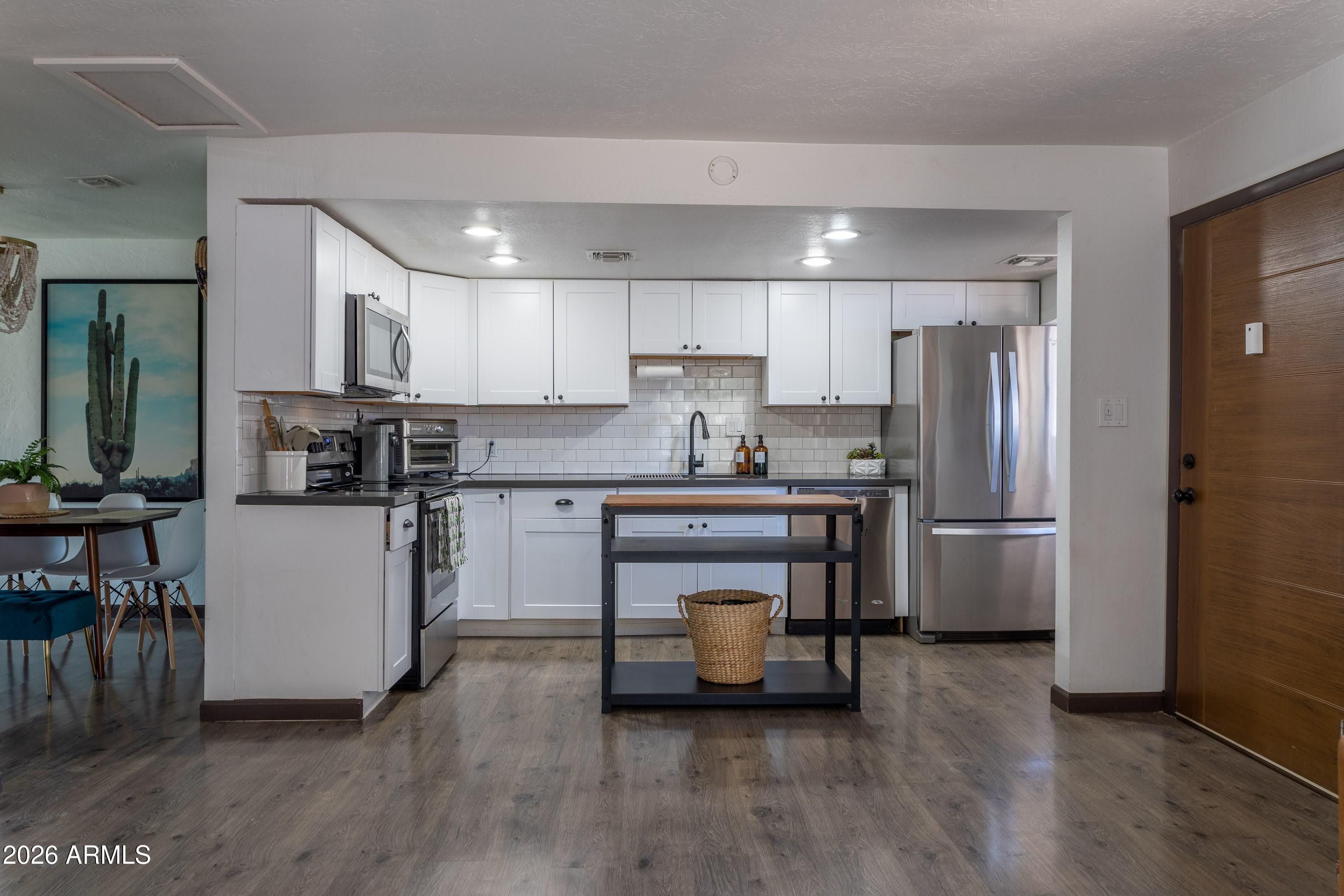 755 W COOLIDGE Street