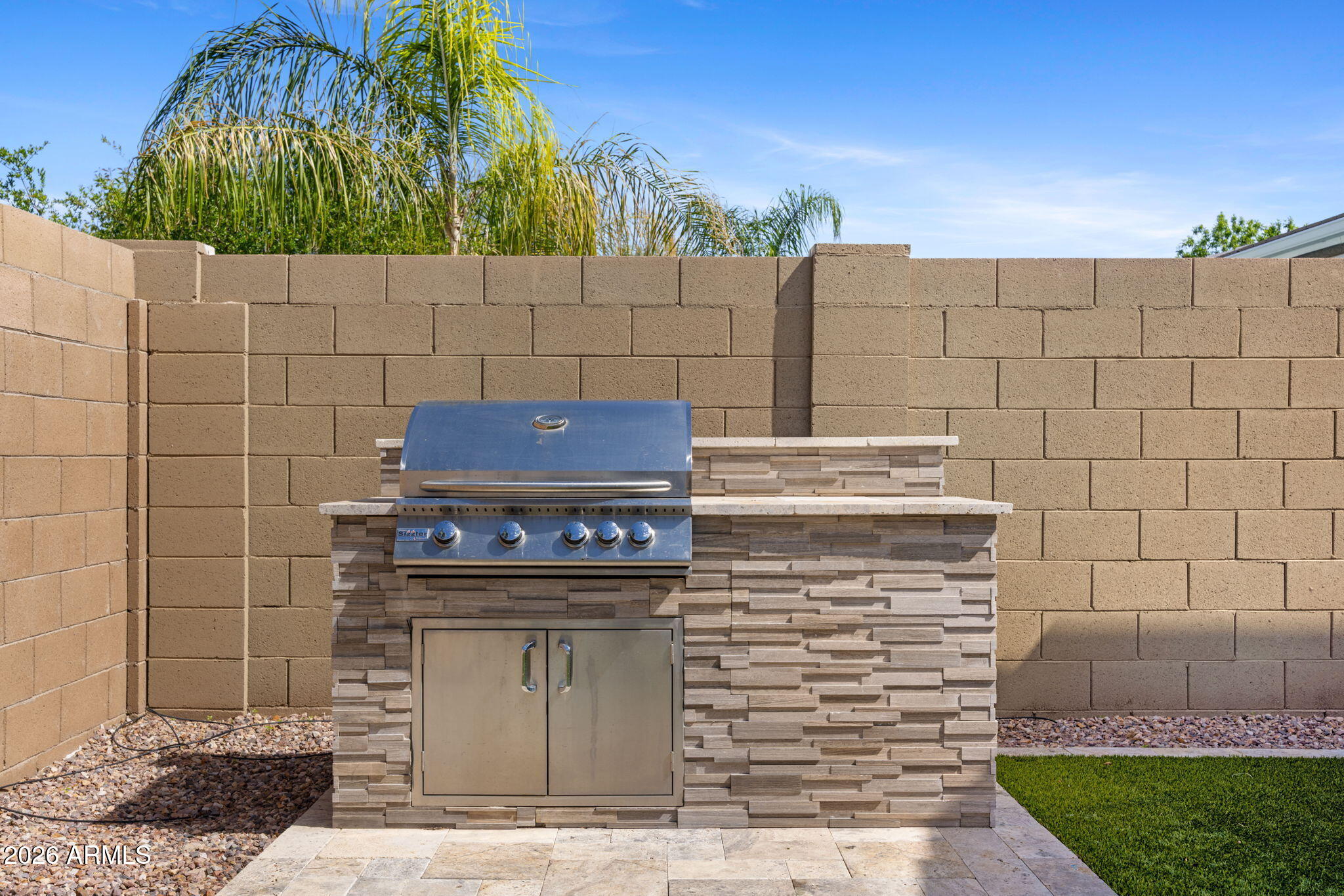 2860 E PINTO Drive