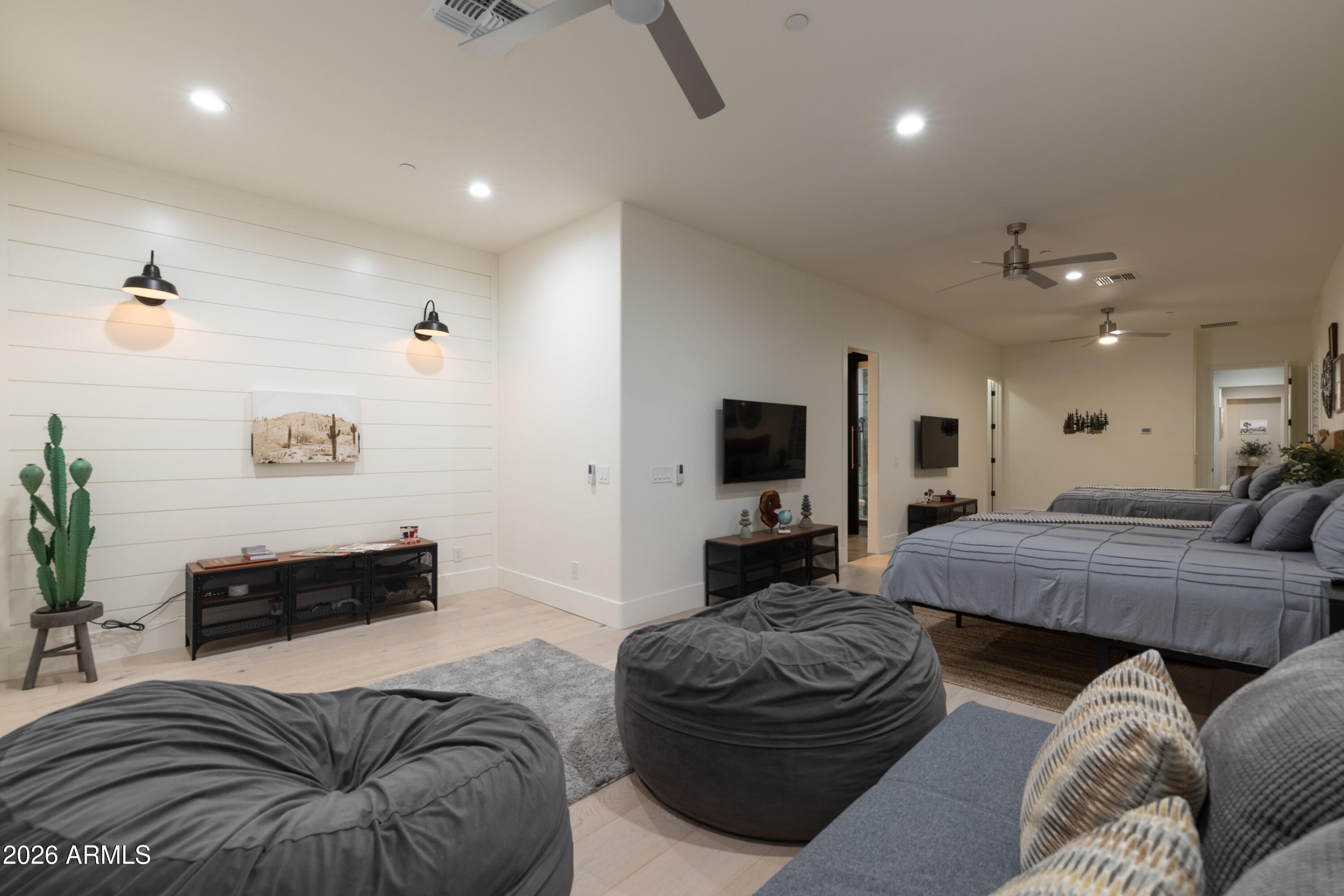 14542 W MOUNTAIN VIEW Drive