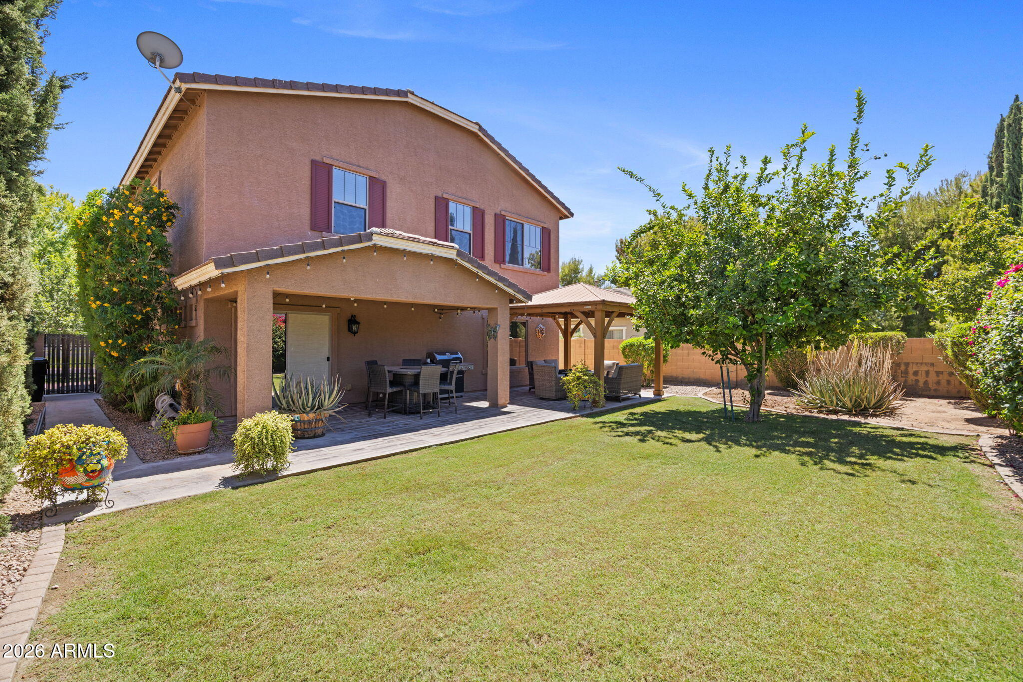 4226 E COTTON Court