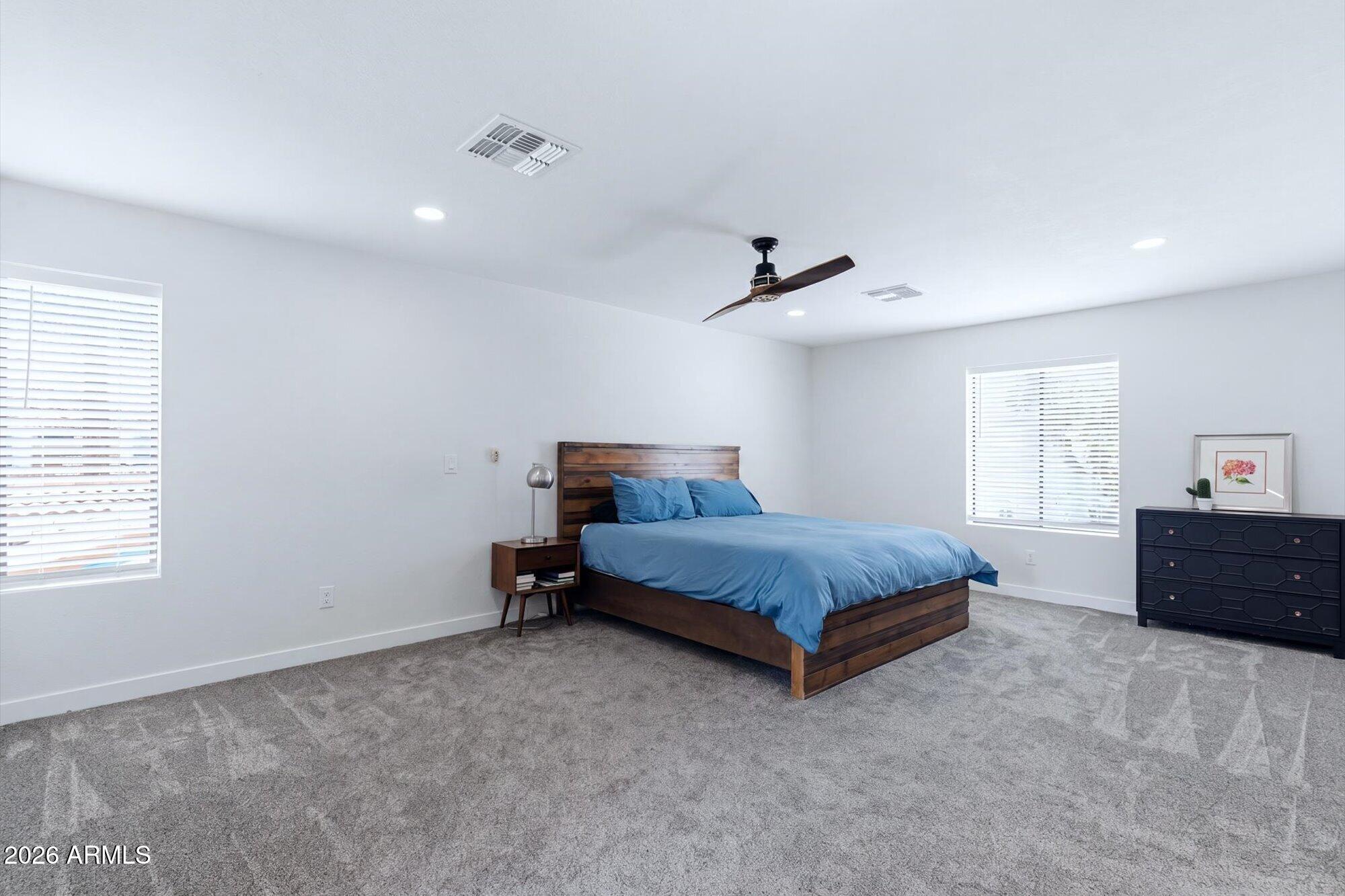 1506 E EDGEWATER Drive