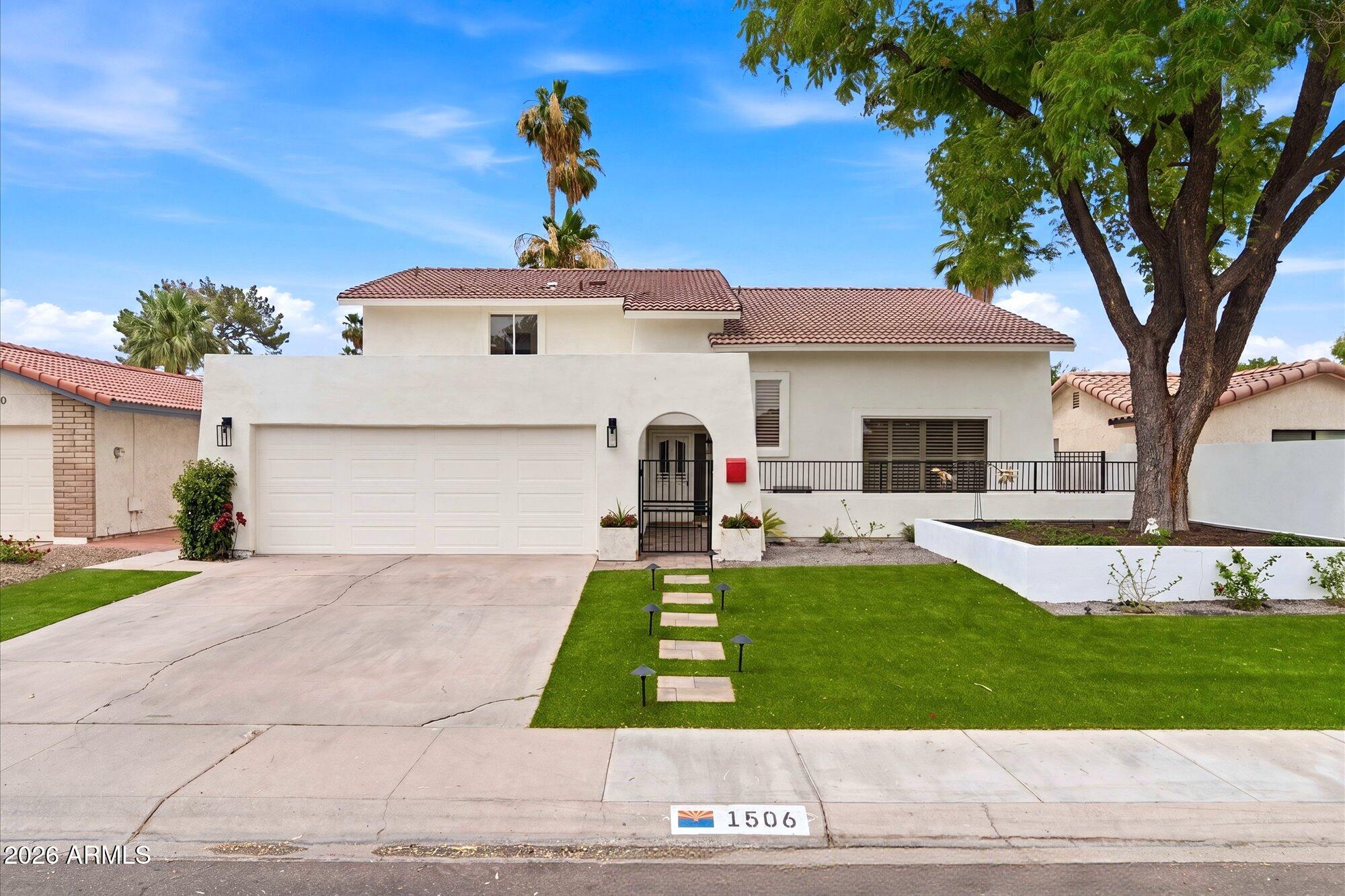 1506 E EDGEWATER Drive