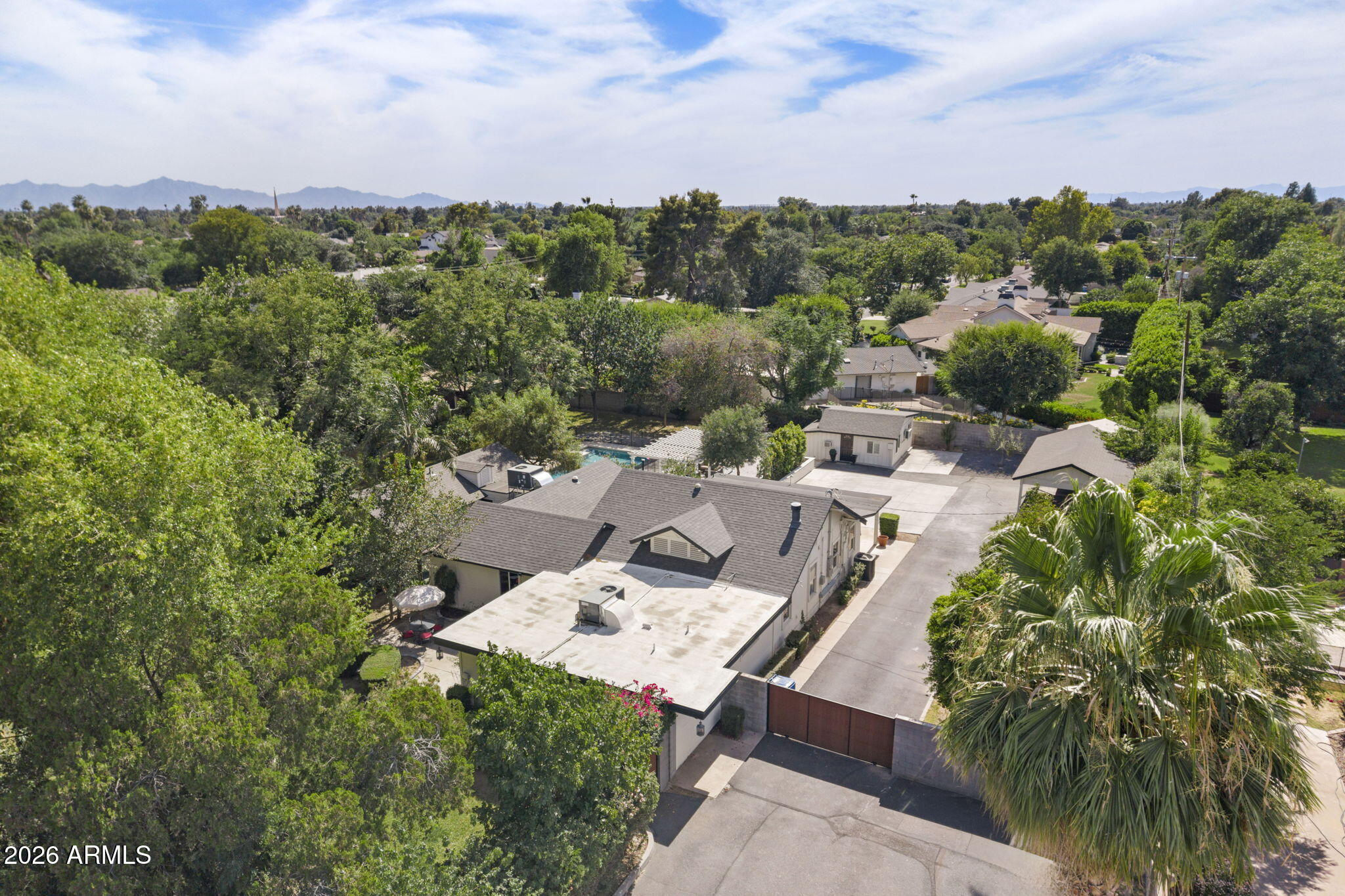 6740 N 7TH Street