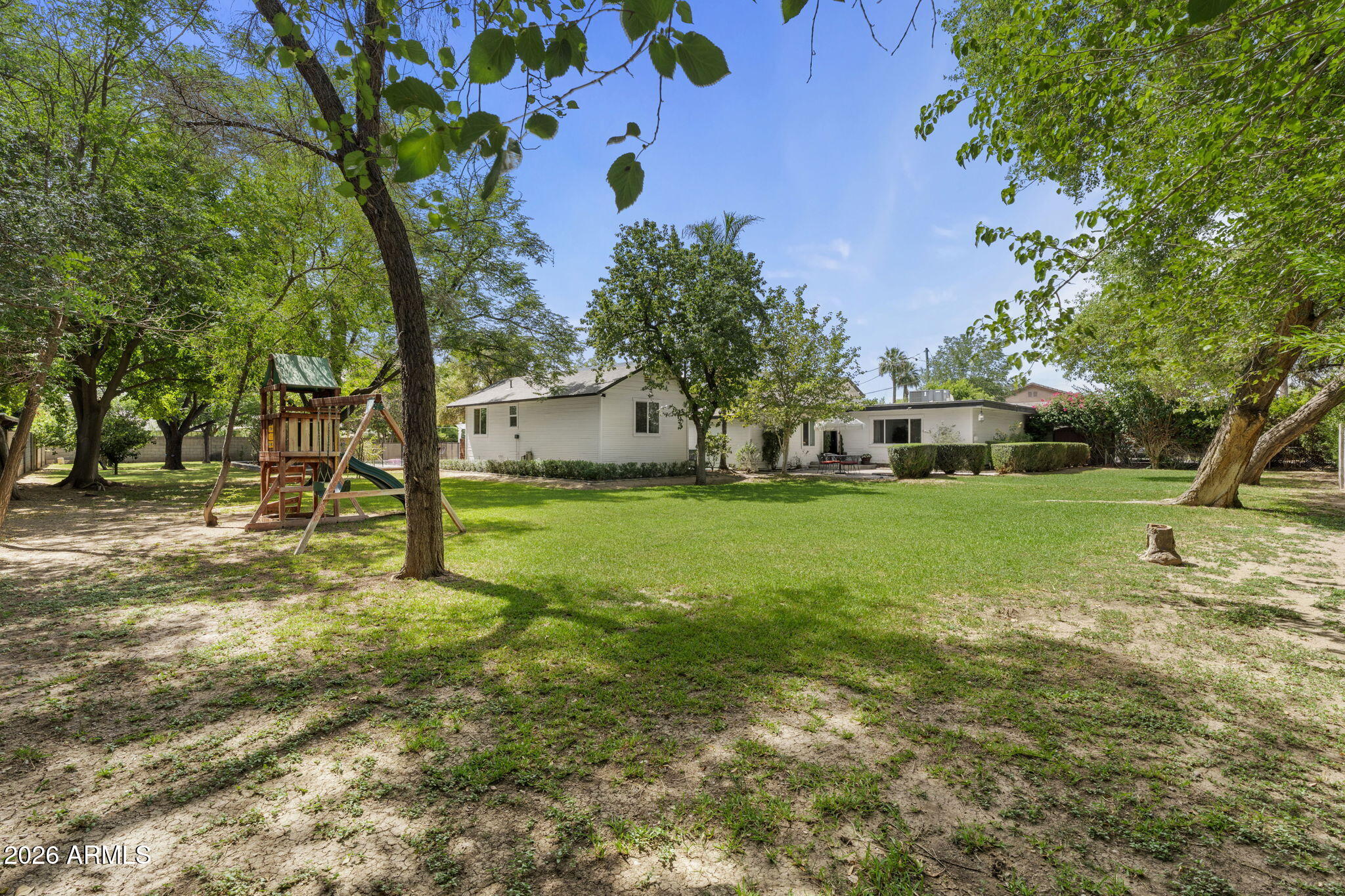6740 N 7TH Street
