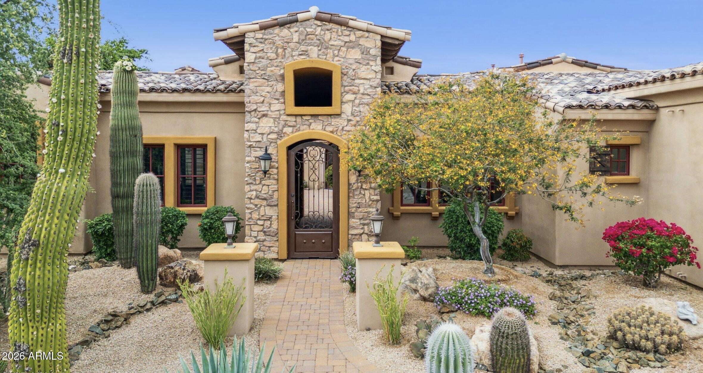 8520 E VIA MONTOYA Drive