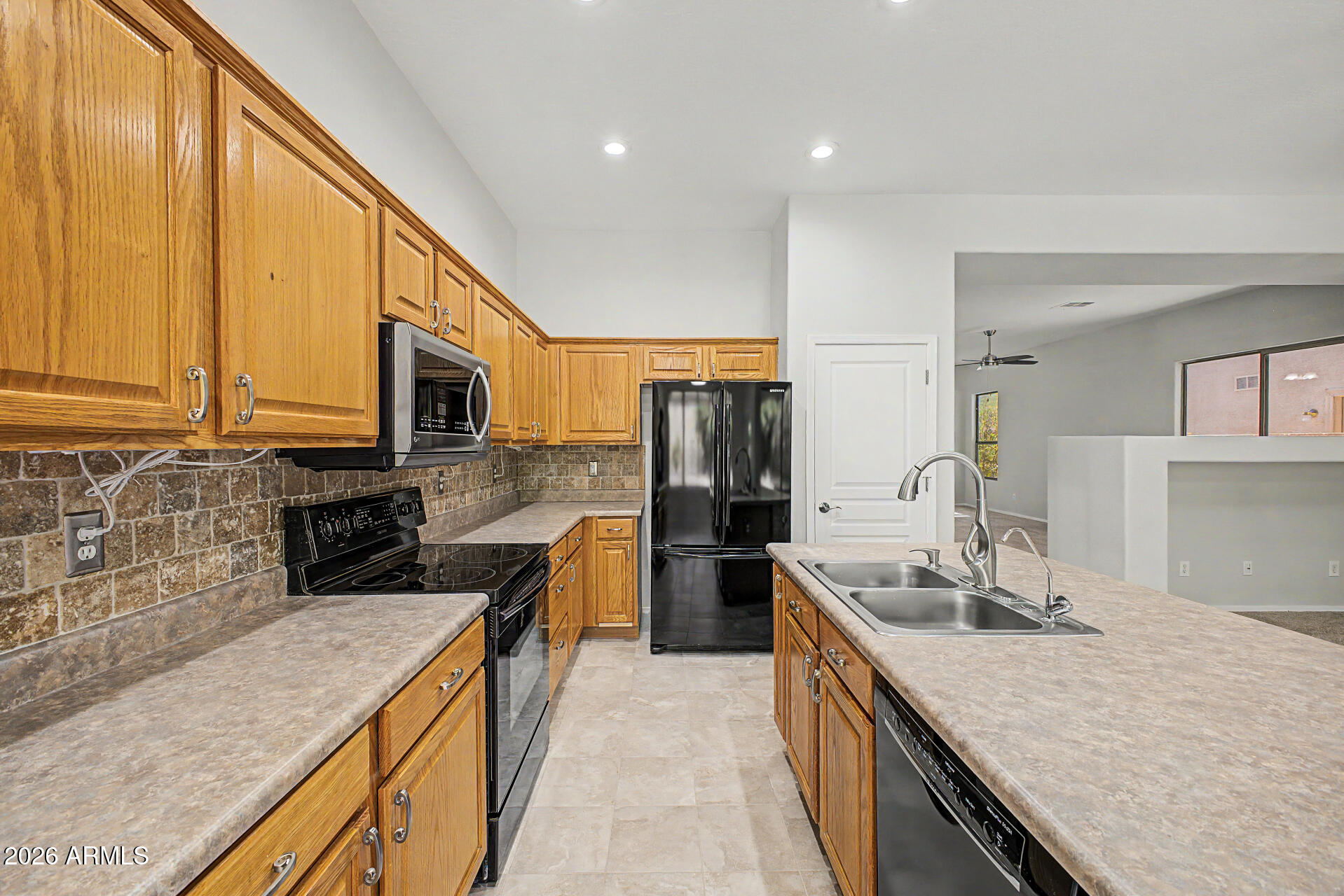25647 N SINGBUSH Loop