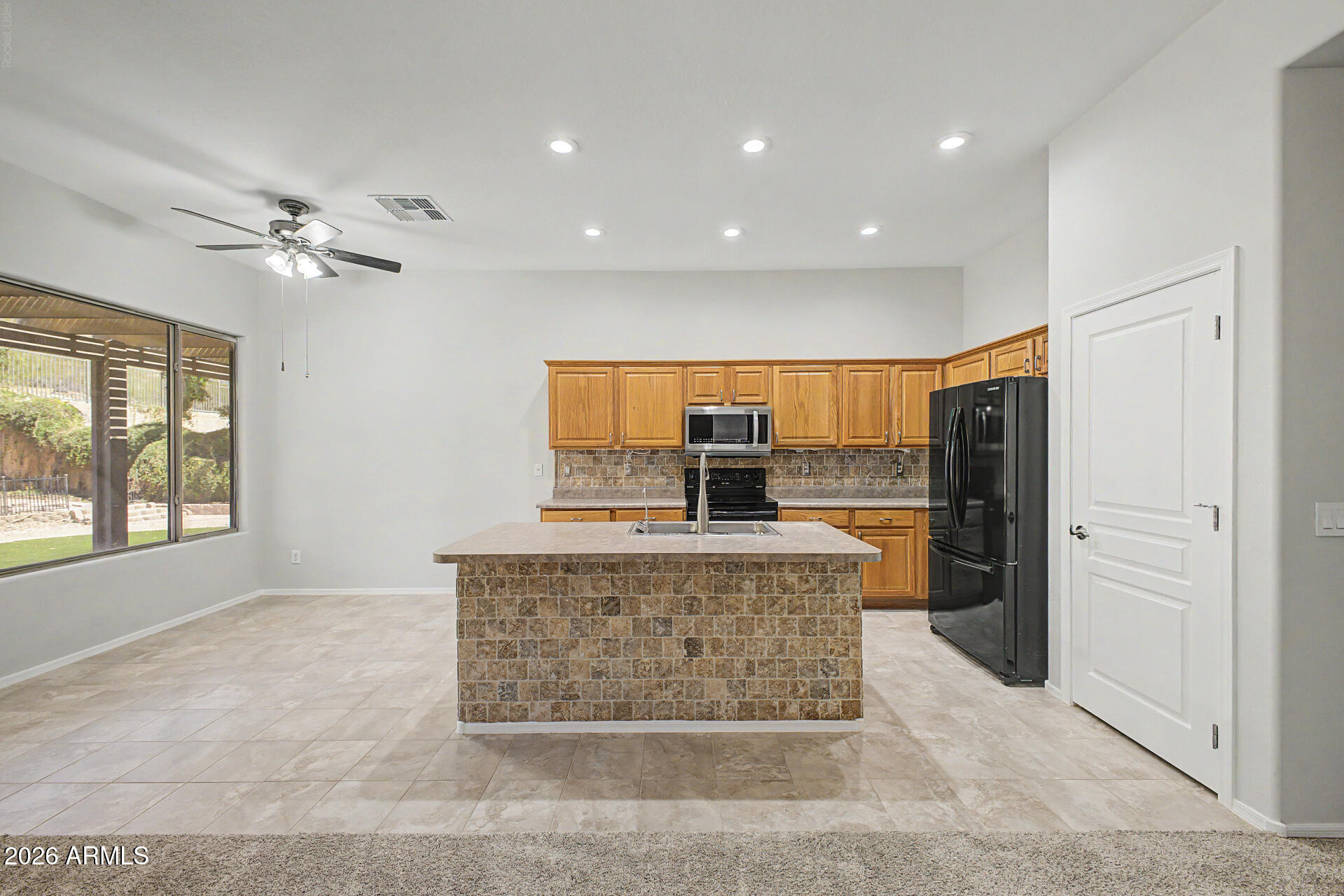25647 N SINGBUSH Loop
