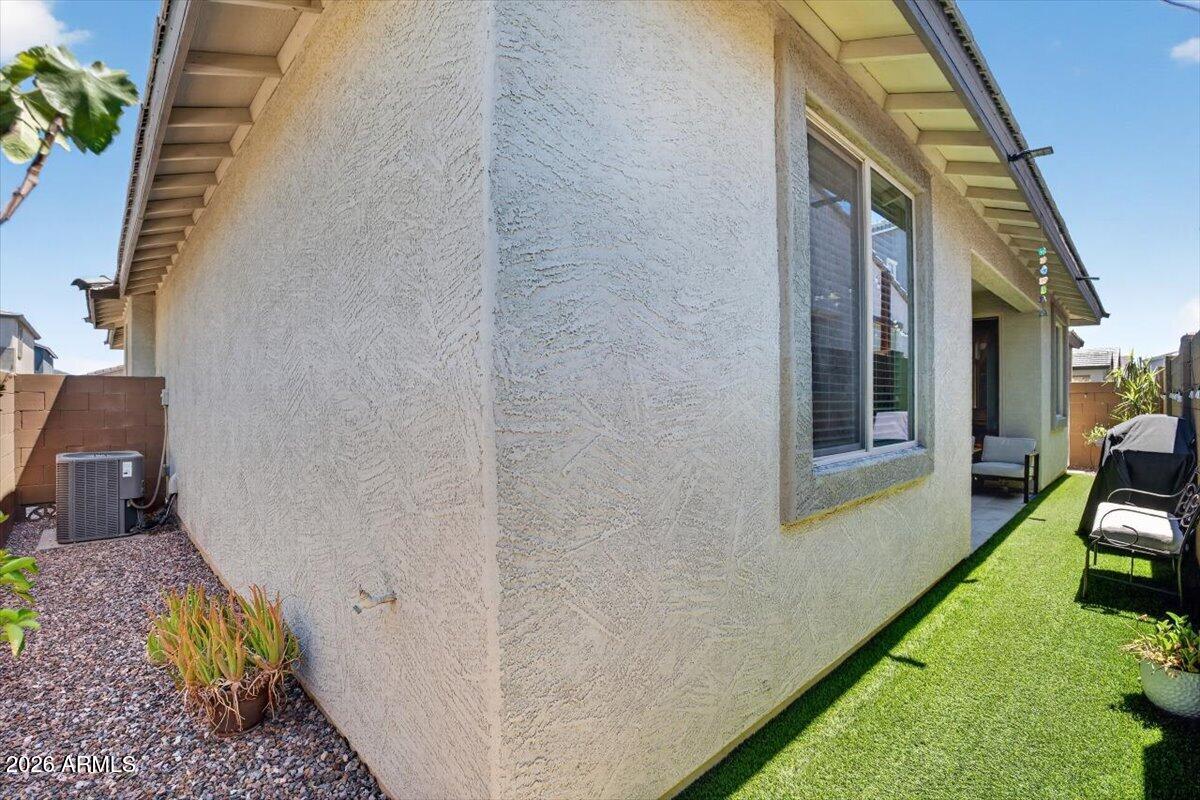9347 E SATURN Avenue