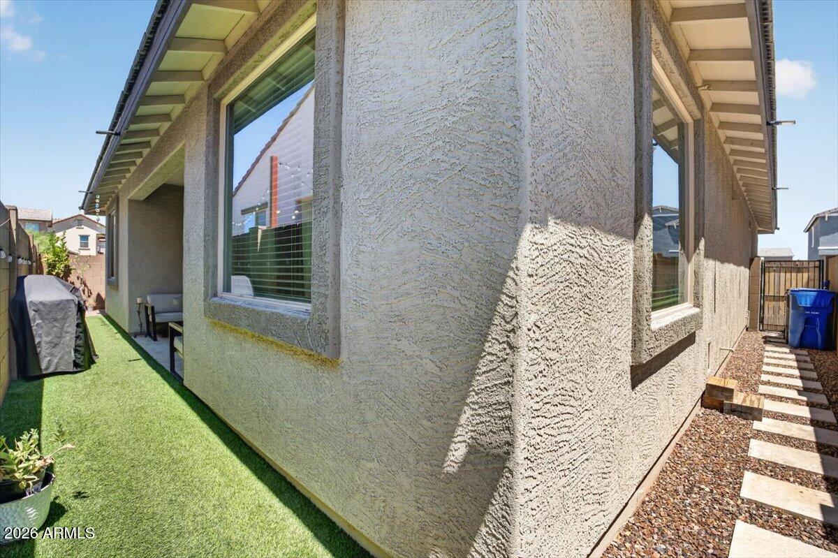 9347 E SATURN Avenue