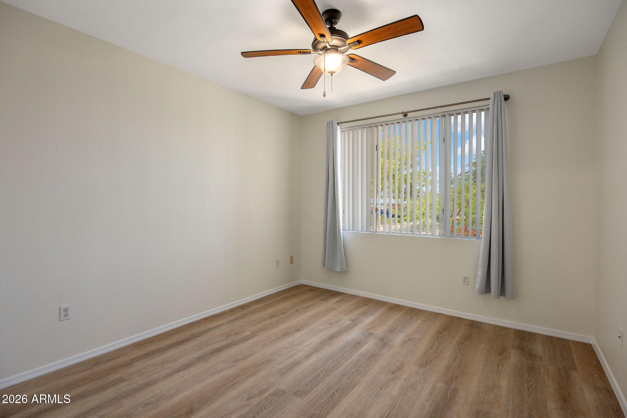 5401 E VAN BUREN Street 2094