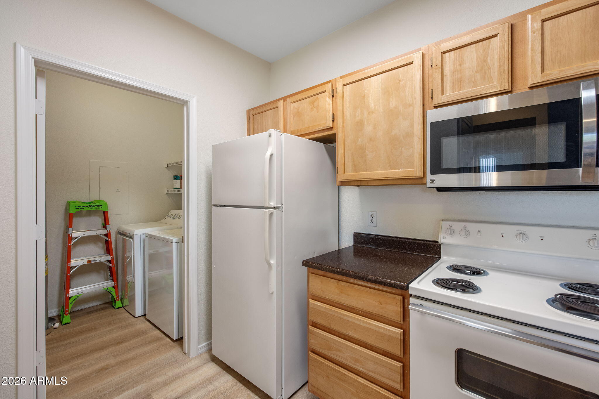 5401 E VAN BUREN Street 2094