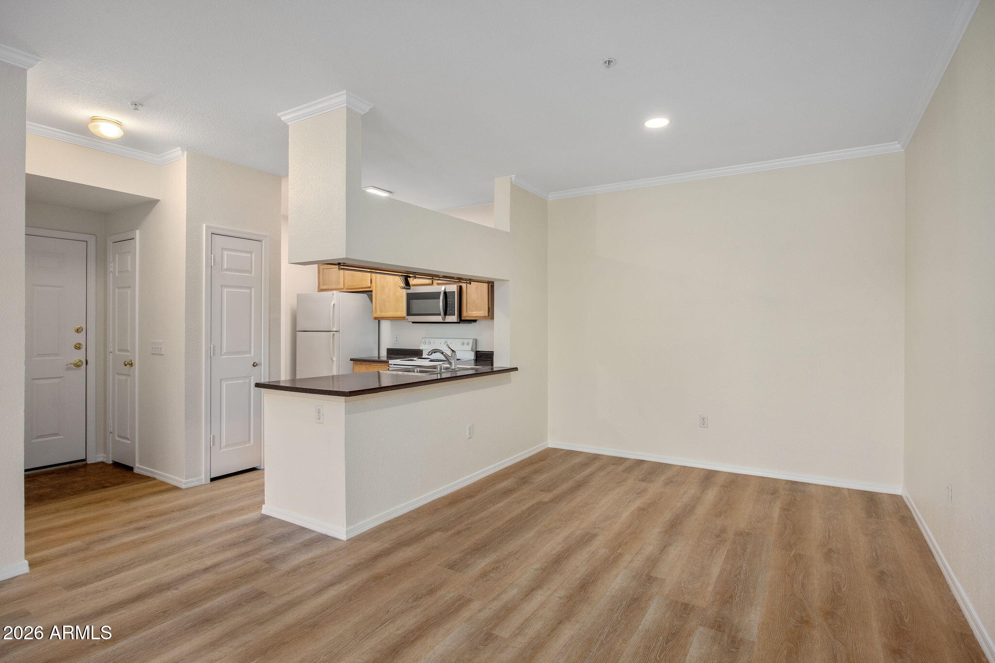 5401 E VAN BUREN Street 2094