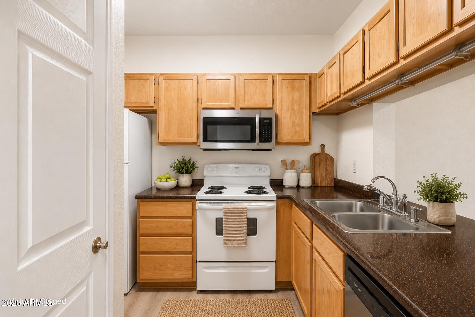 5401 E VAN BUREN Street 2094