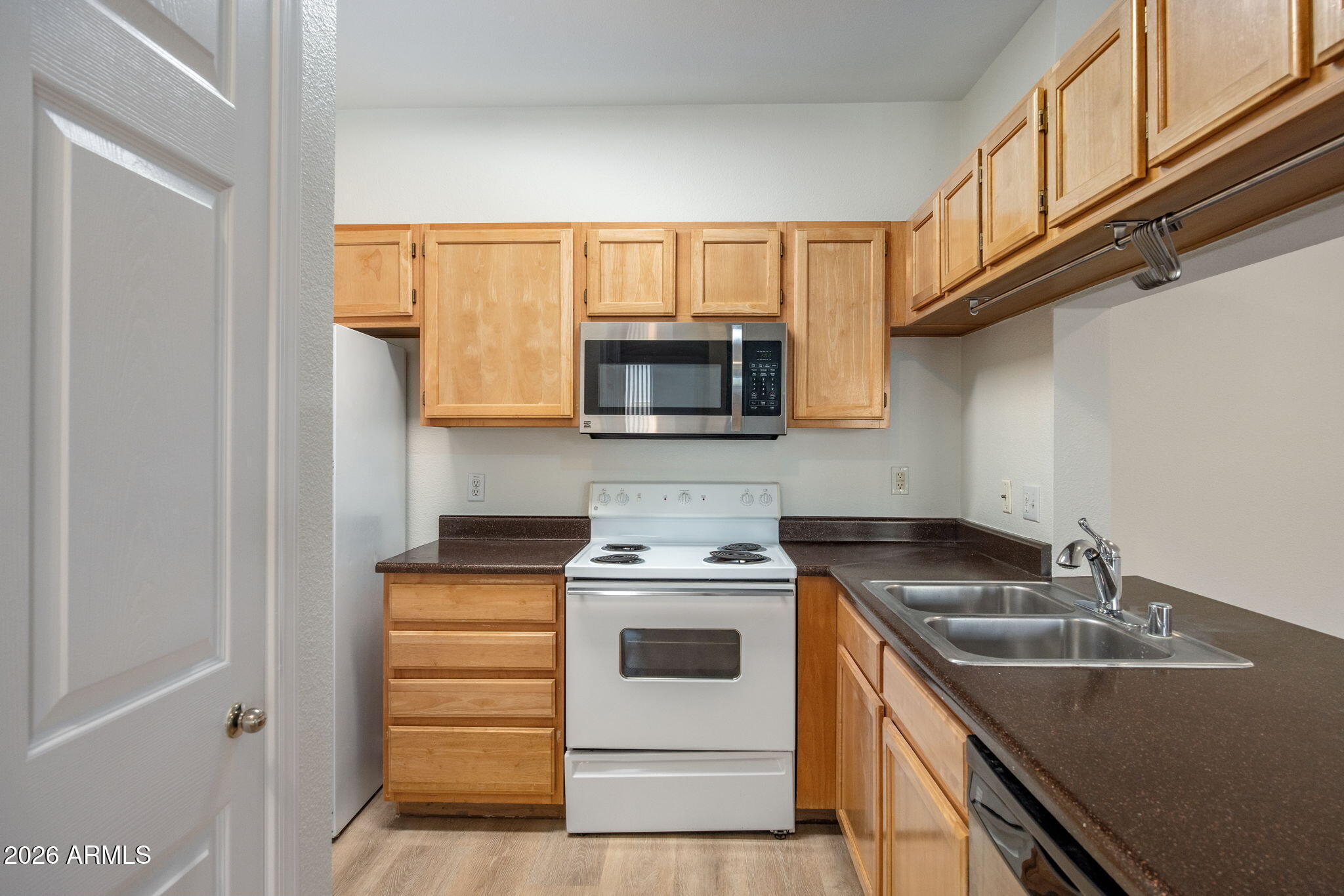 5401 E VAN BUREN Street 2094