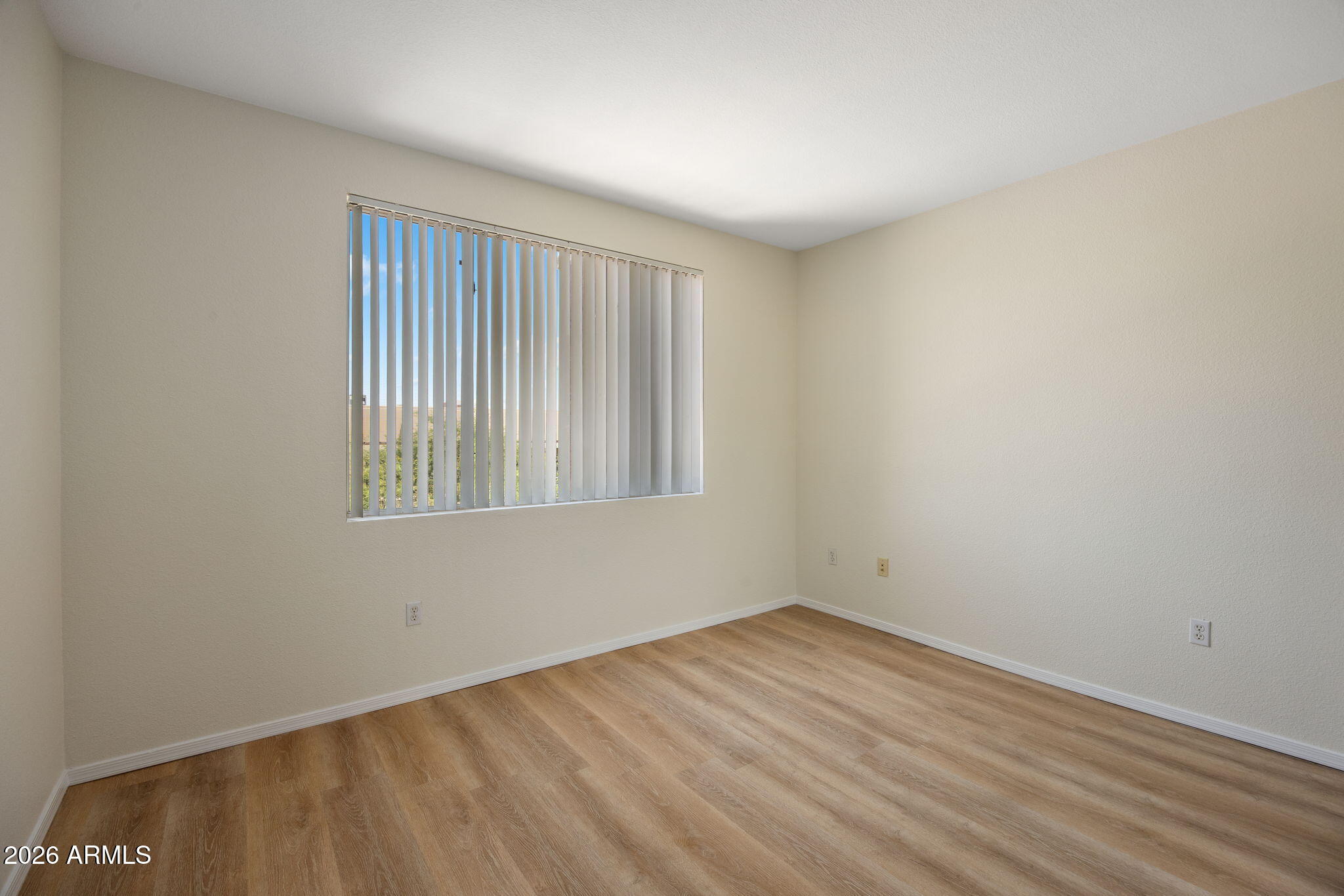 5401 E VAN BUREN Street 2094