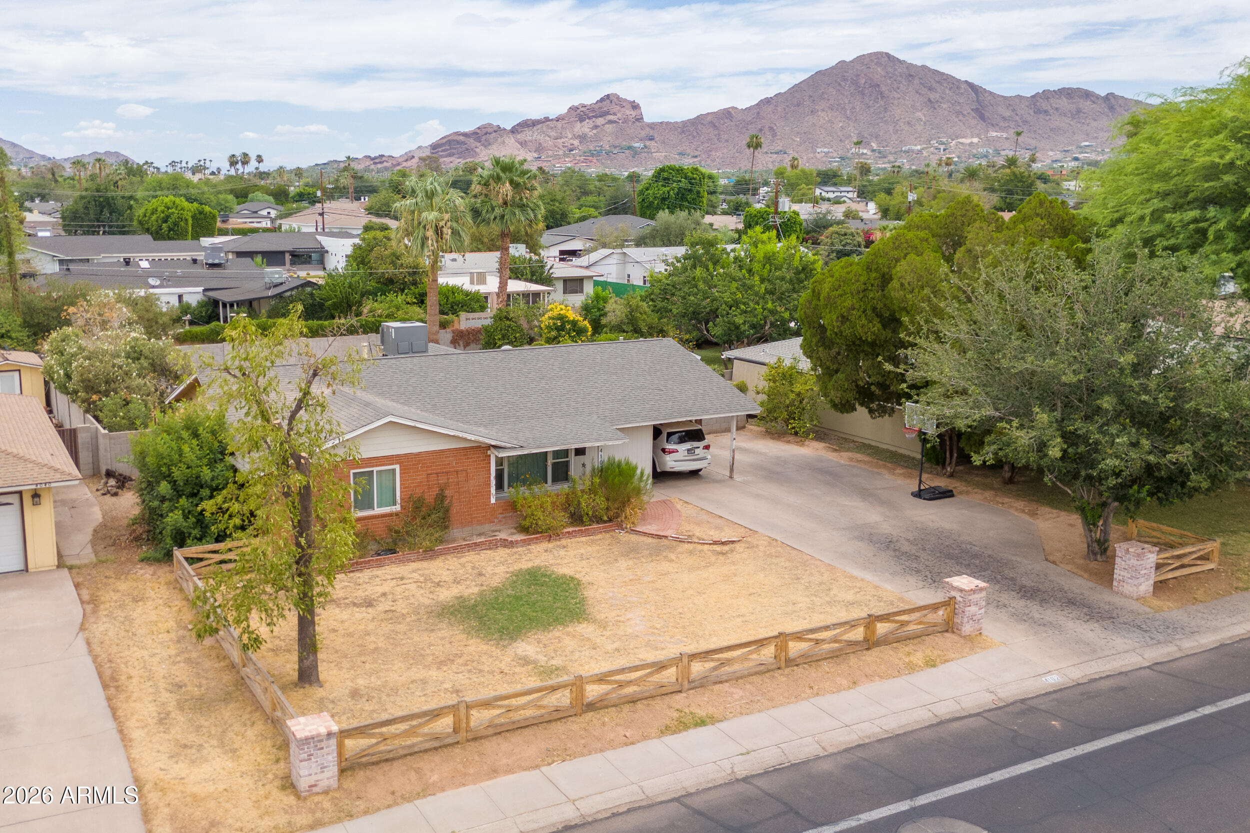 4102 E OSBORN Road 588