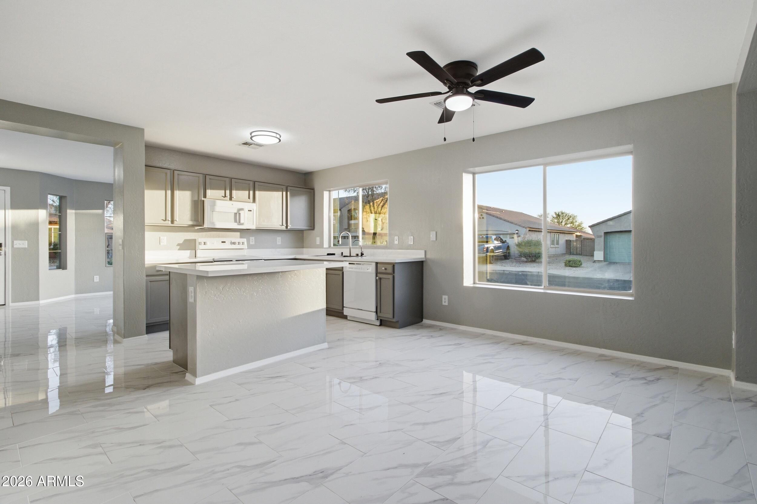 2922 W DUNBAR Drive