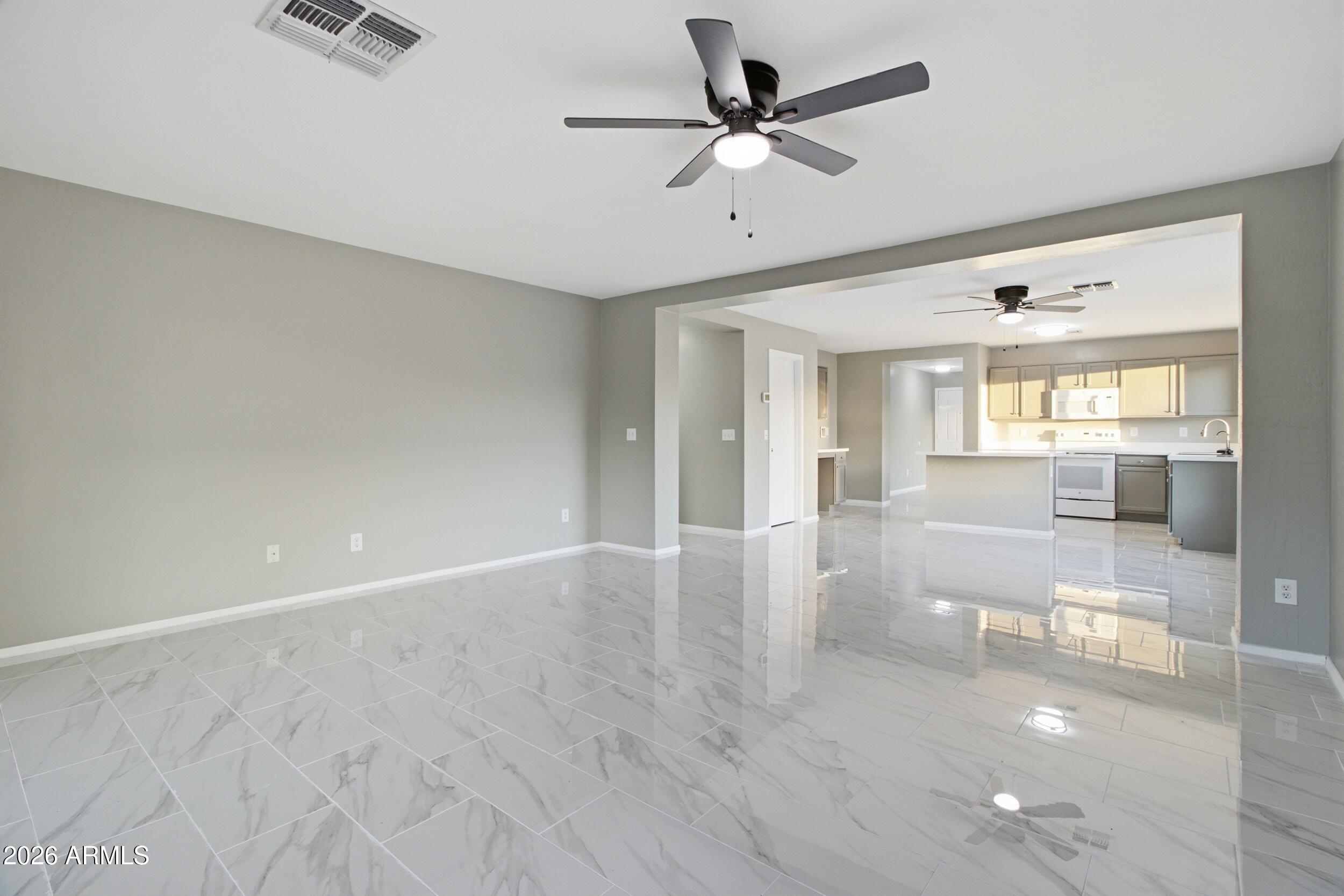 2922 W DUNBAR Drive