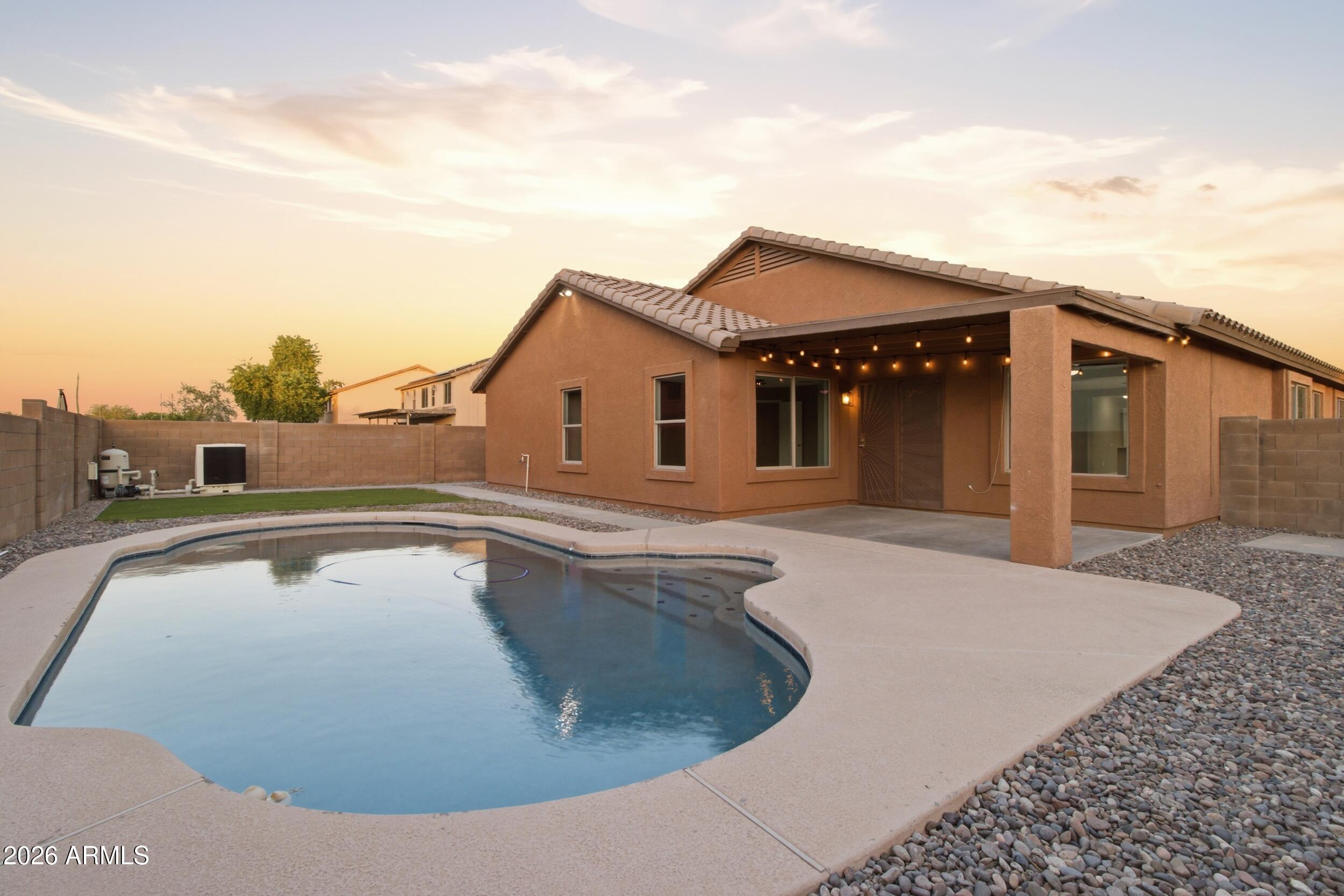 2922 W DUNBAR Drive